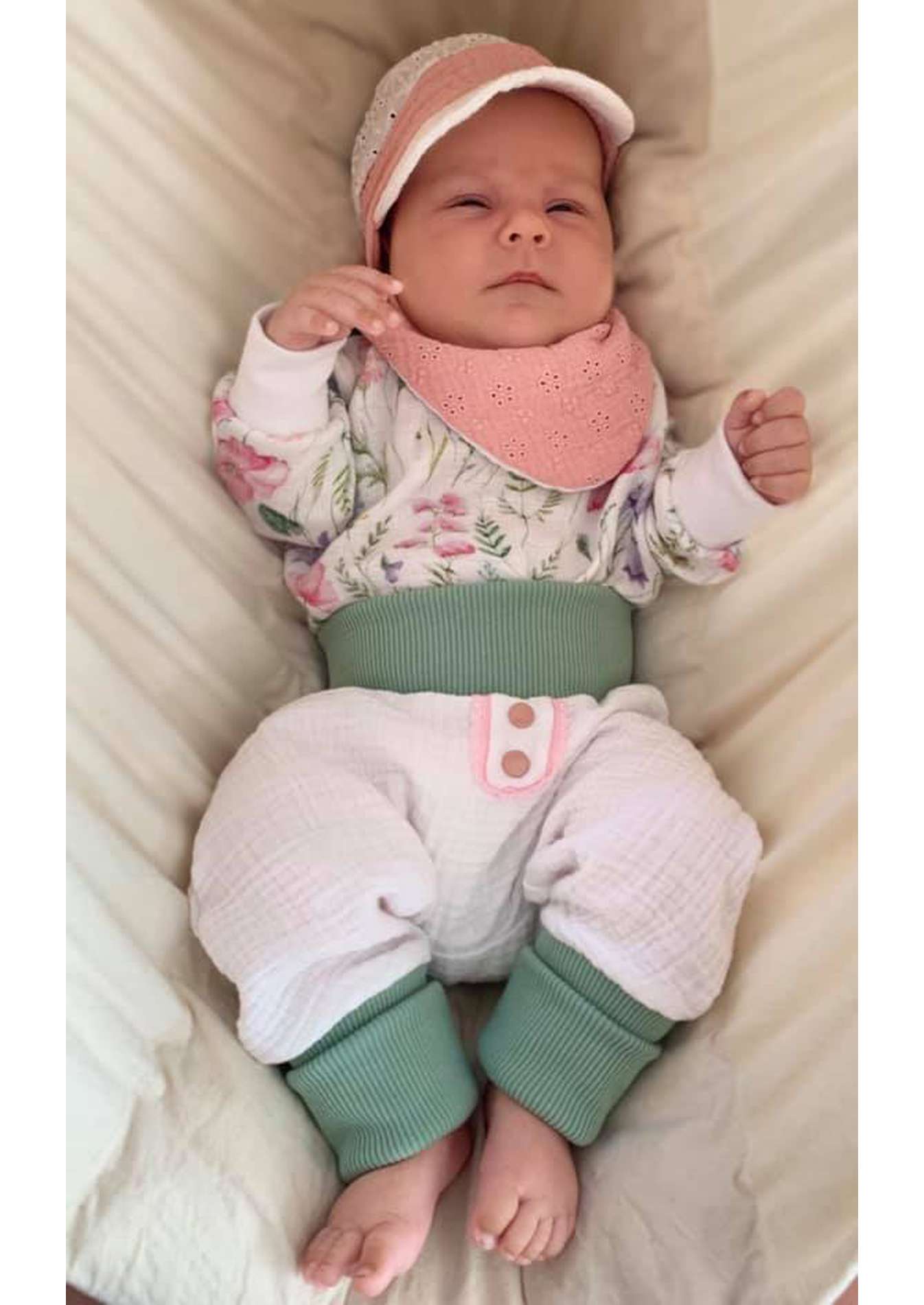 Babyset-Musling-Musselin-Schnittmuster-Baby-Newborn-Nähanleitung_Maedchen