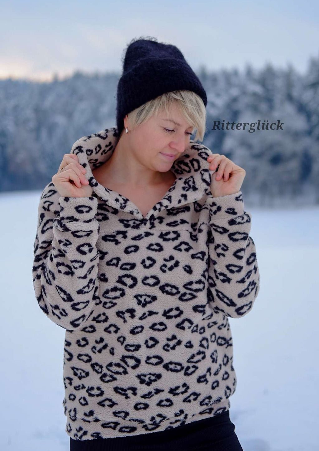 Galerie-Snyggli-Schnittmuster-Troyer-Hej-Hjemme-Sweat-Fleece-Teddy-Damen-Gr-32-50-offener-Kragen