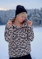 Galerie-Snyggli-Schnittmuster-Troyer-Hej-Hjemme-Sweat-Fleece-Teddy-Damen-Gr-32-50-offener-Kragen