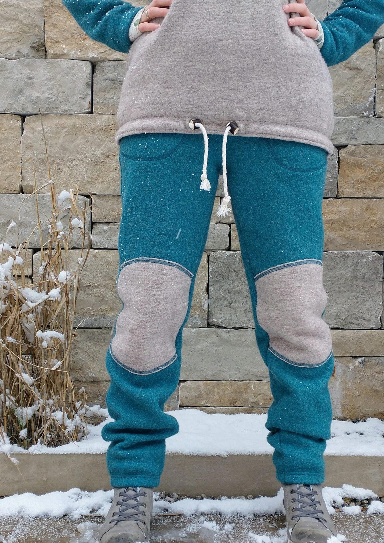 Schnittmuster-Snyggli-Nähanleitung-Outdoorhose-Hej-Vinter-high waist-Damen-Walk-grau-petrol