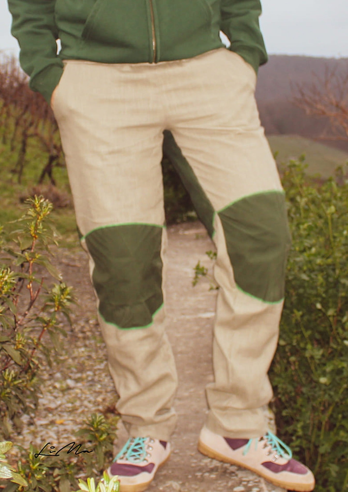 Schnittmuster-Snyggli-Nähanleitung-Outdoorhose-Hej-Vinter-low-waist-Damen-Walk-beige