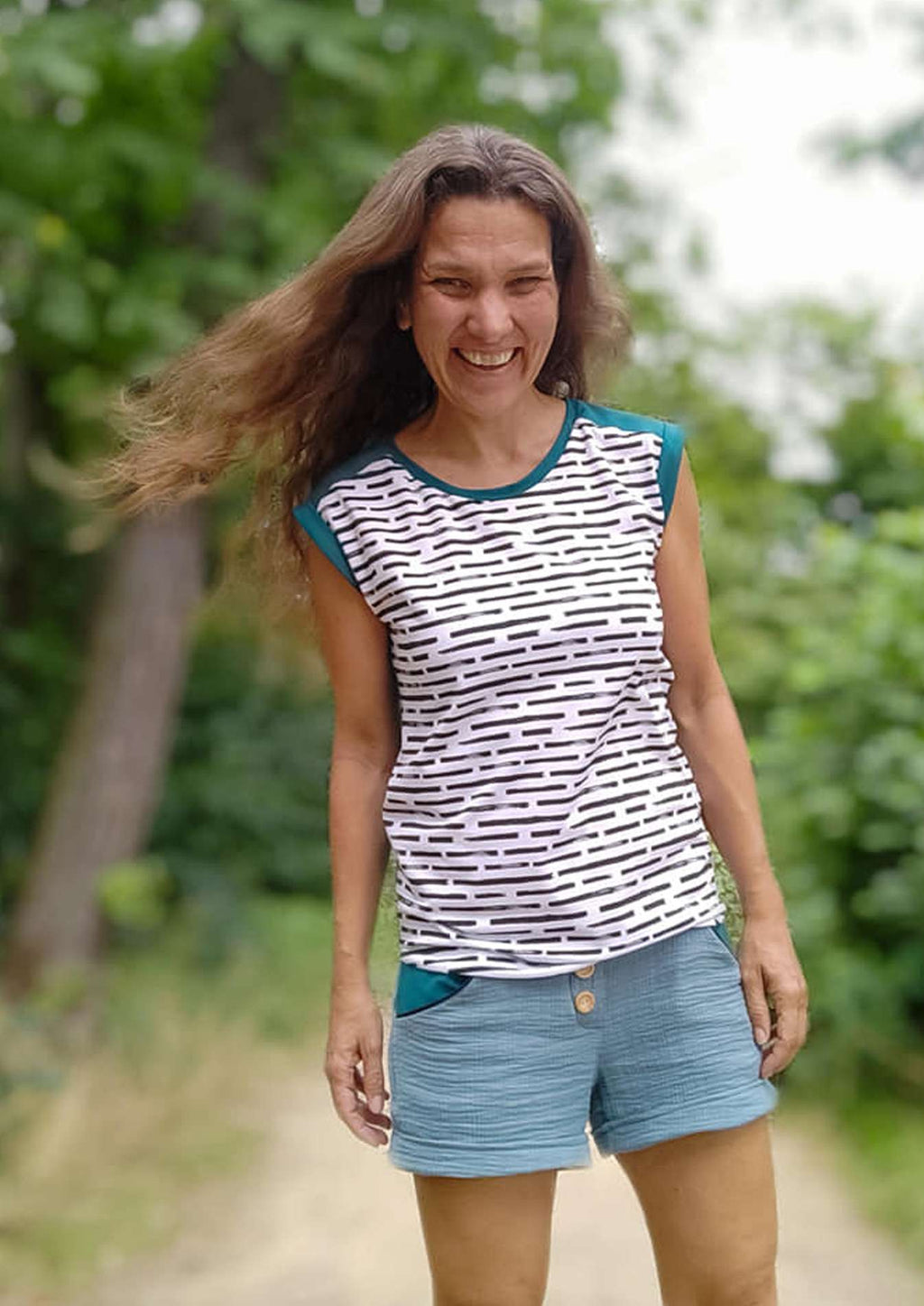 Short-Solbad-kurze-Hose-Damen-Schnittmuster-Snyggli-Musselin-Shirt-Strandenjpg