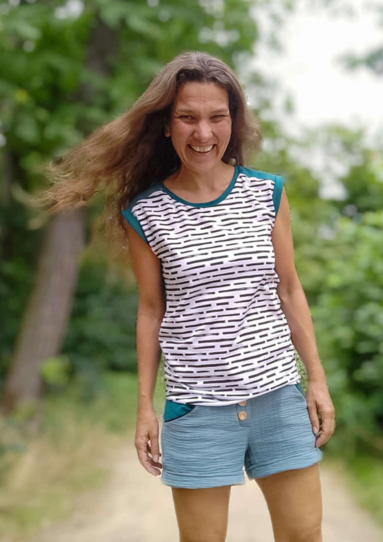 Short-Solbad-kurze-Hose-Damen-Schnittmuster-Snyggli-Musselin-Shirt-Strandenjpg