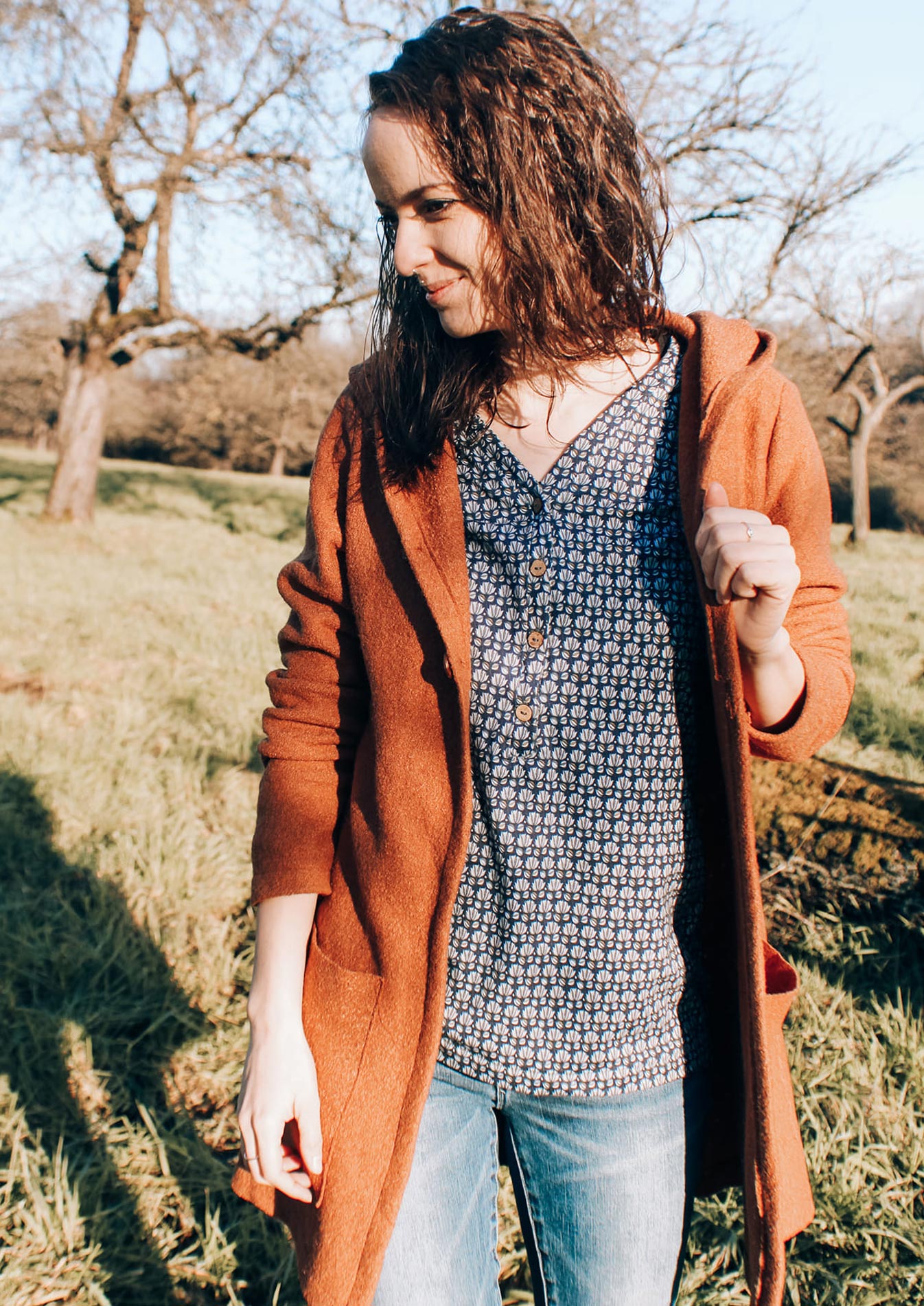 Snyggli-Cardigan-Walk-Strikkekram-Damen-Schnittmuster-Nähanleitung-Walk-Jacke-Knopf