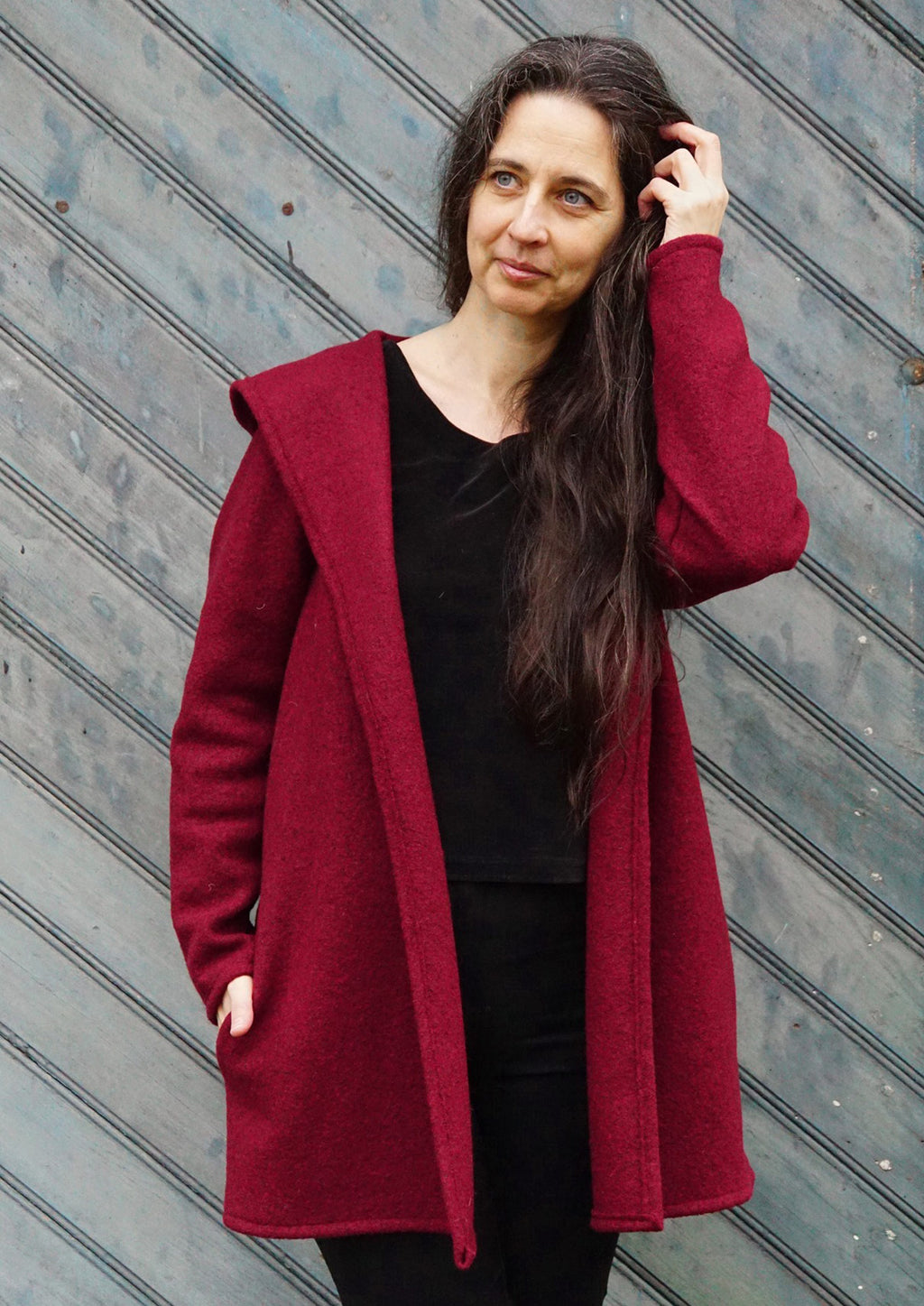Snyggli-Cardigan-Walk-Strikkekram-Damen-Schnittmuster-Nähanleitung-Walk-Jacke-rot