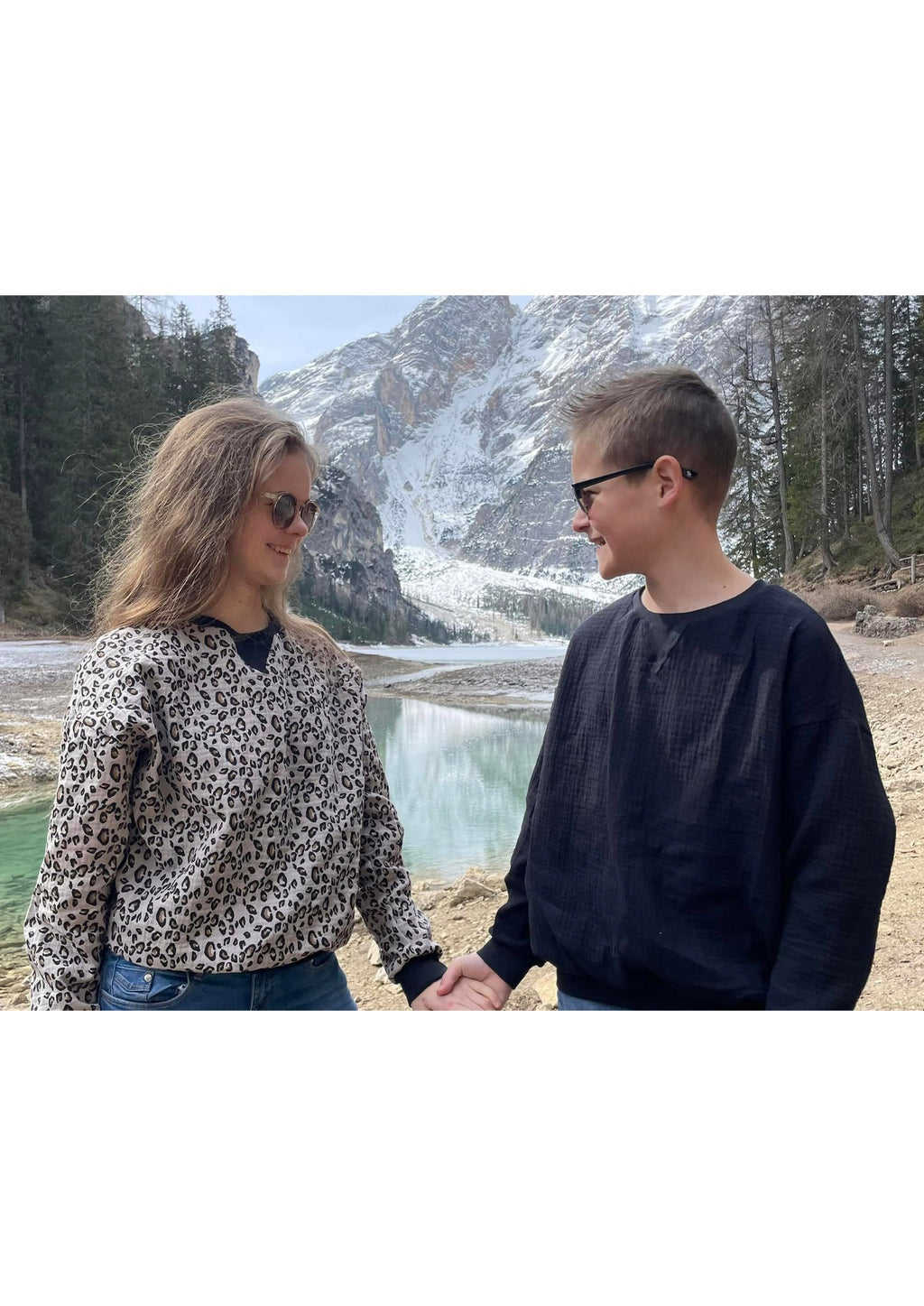 Snyggli-Ebook-Oversized-Sweater-Surf-Gr.-128-170-Schnittmuster-Nähanleitung-Geschwister