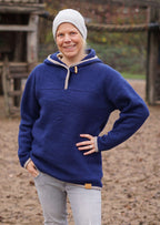 Snyggli-Hej-Varmen-Damen-Schnittmuster-Walk-Naehanleitung-blau