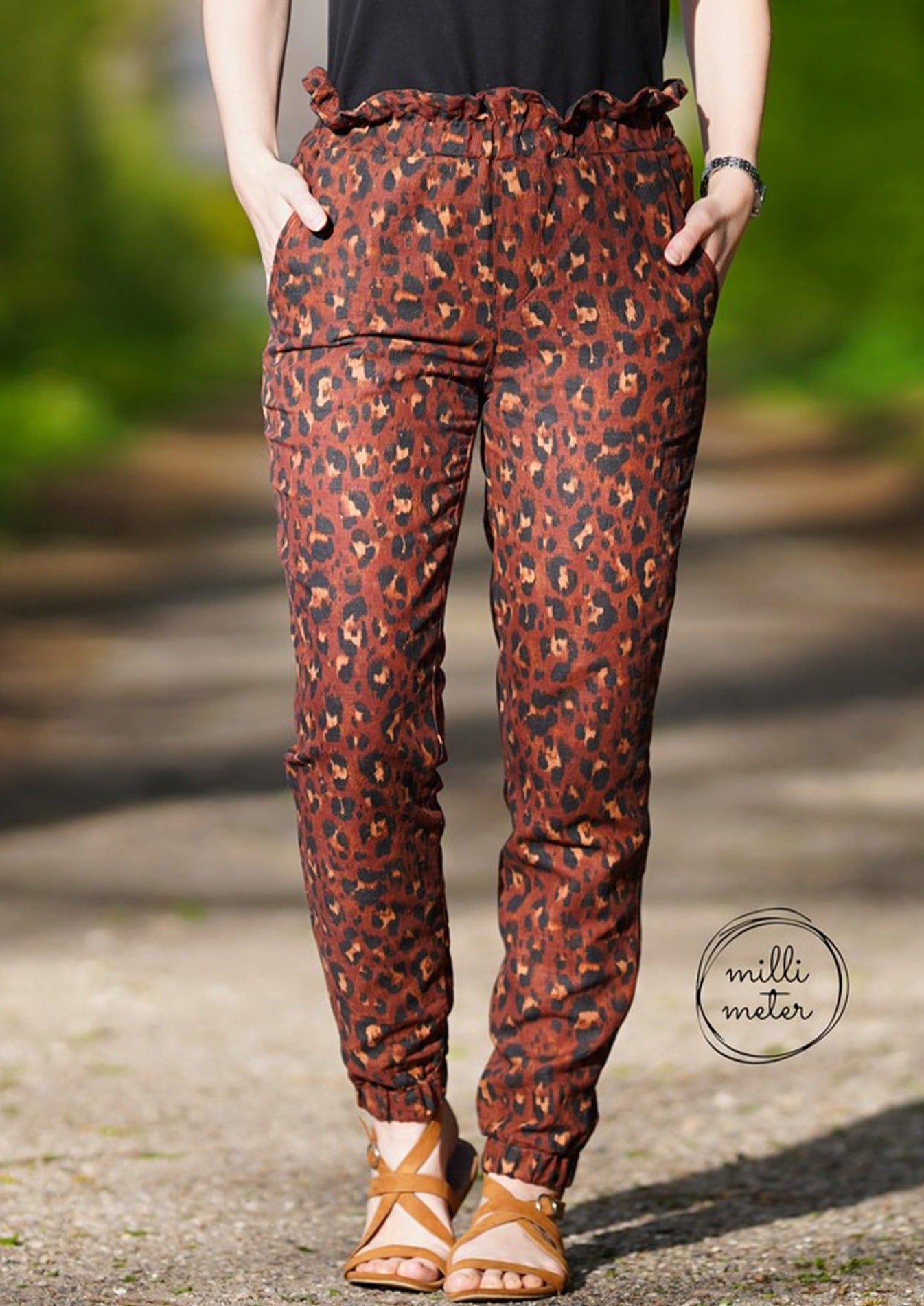 Snyggli-Musselin-Hose-Strandmusling-Schnittmuster-Leinen-Damen-high-waist--Sommer-Gr-32-50-Damen-Leo-vorne