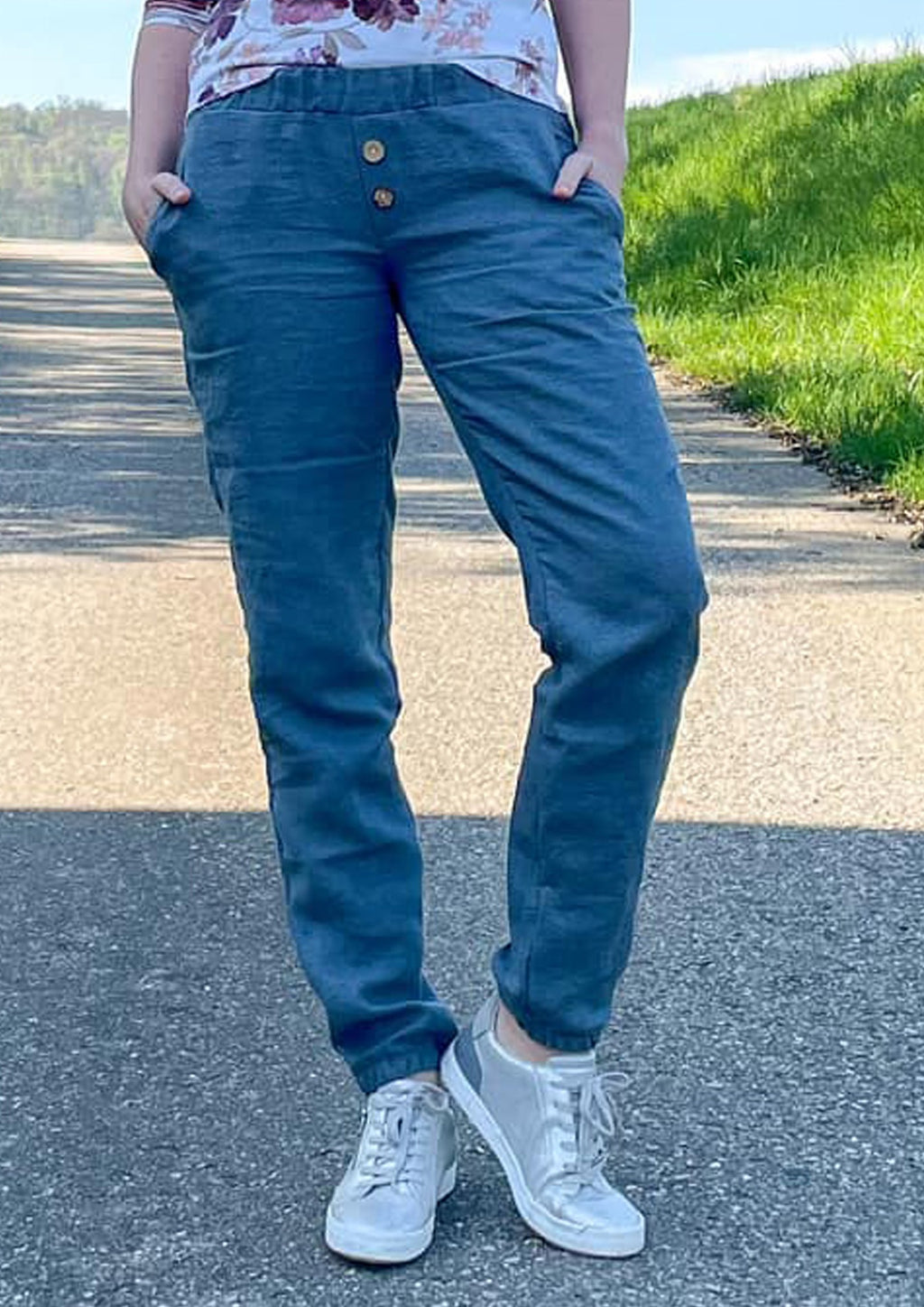 Snyggli-Musselin-Hose-Strandmusling-Schnittmuster-Leinen-Damen-low-waist--Sommer-Gr-32-50-Knöpfe-blau