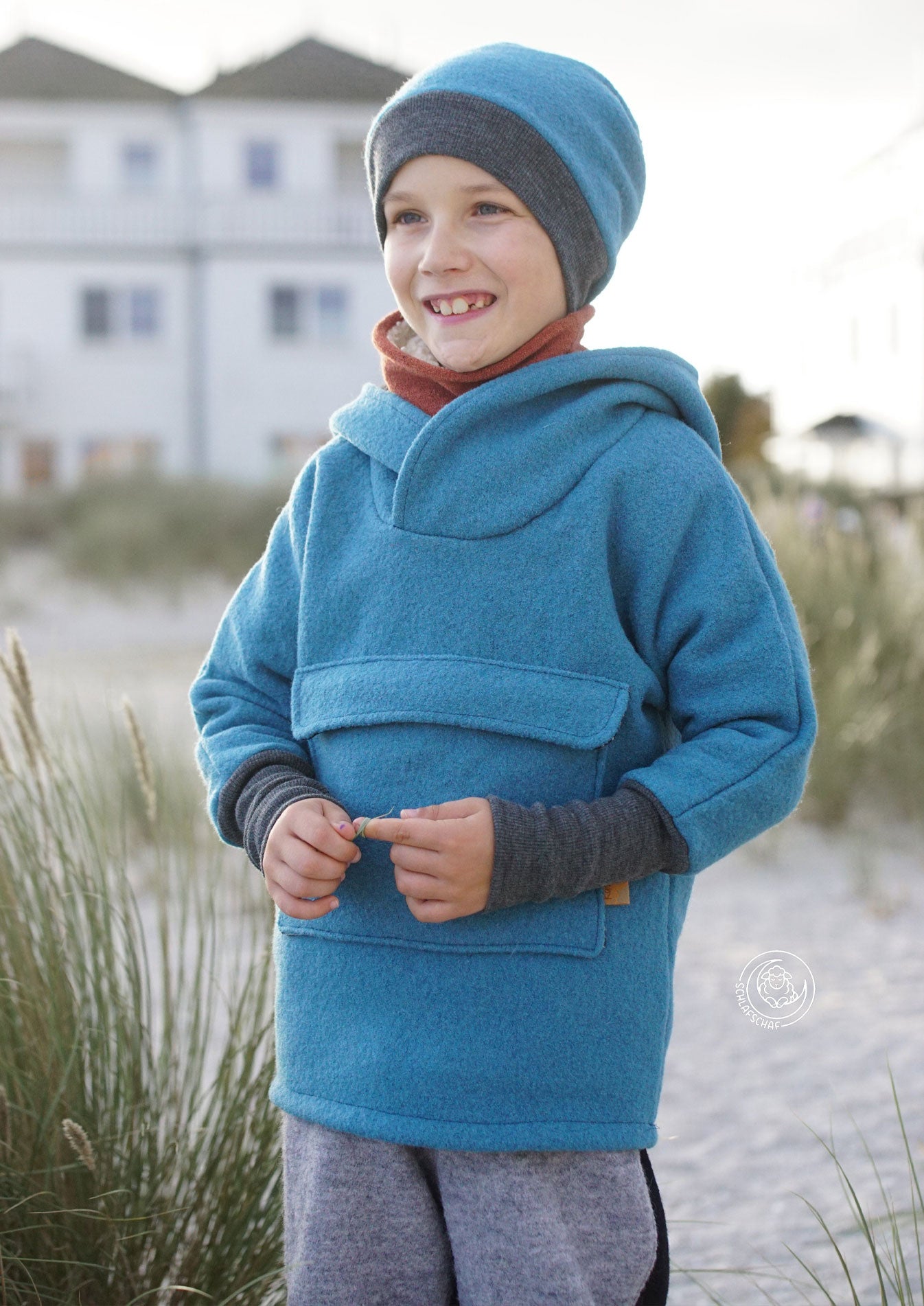 Snyggli-Outdoorhoodie-Hej-Sne-Walkhoodie-Wollwalk-Schnittmuster-Junge-Maedchen-Babys-Kinder-Gr-56-170-Walk-Muetze-blau.jpg