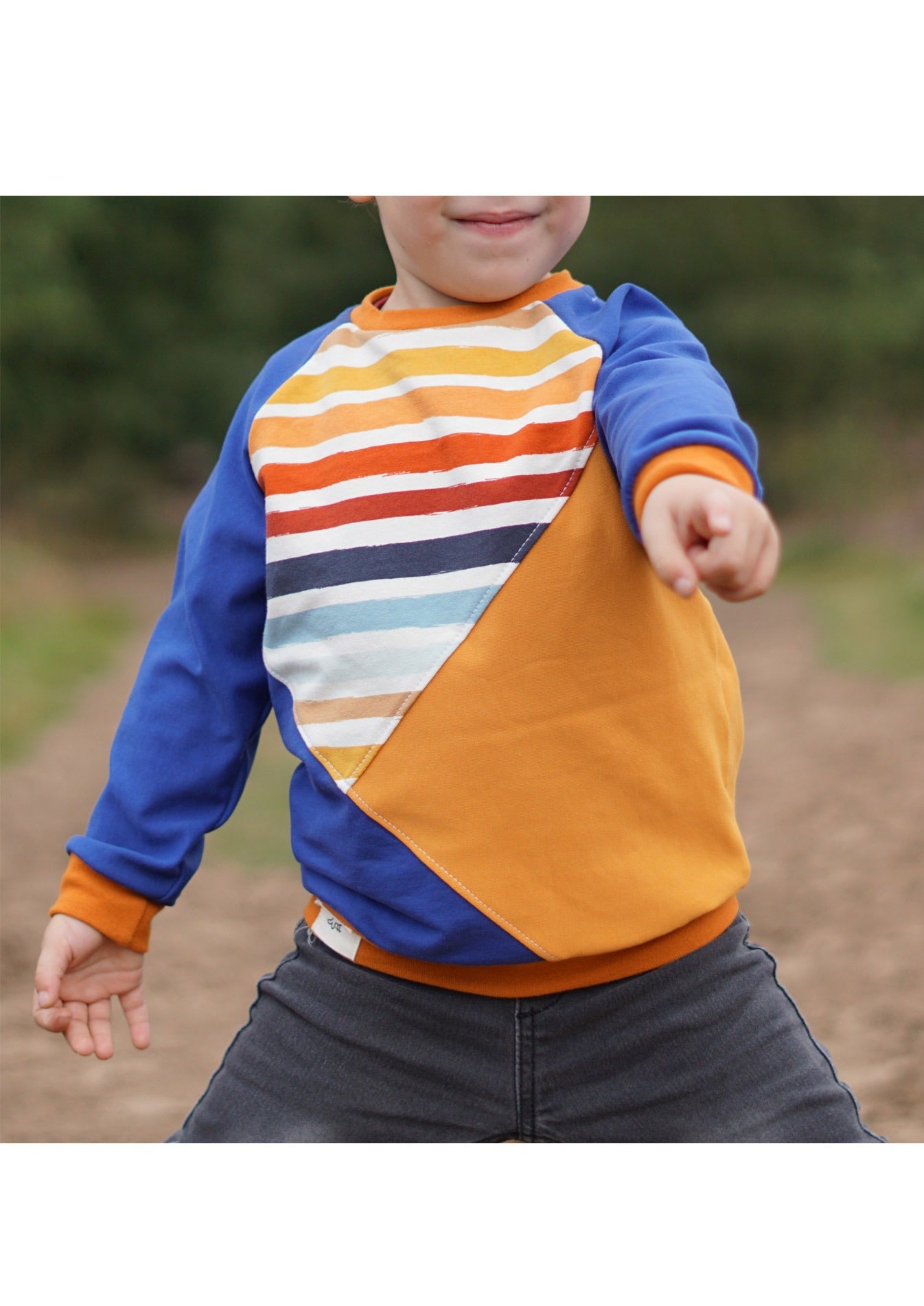 Snyggli-Raglan-Sweater-Farverig-Rüschen-Volant-Babys-Kinder-Teens-Schnittmuster-Gr-56-170-Junge