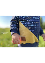 Snyggli-Raglan-Sweater-Farverig-Rüschen-Volant-Babys-Kinder-Teens-Schnittmuster-Gr-56-170-Teilung