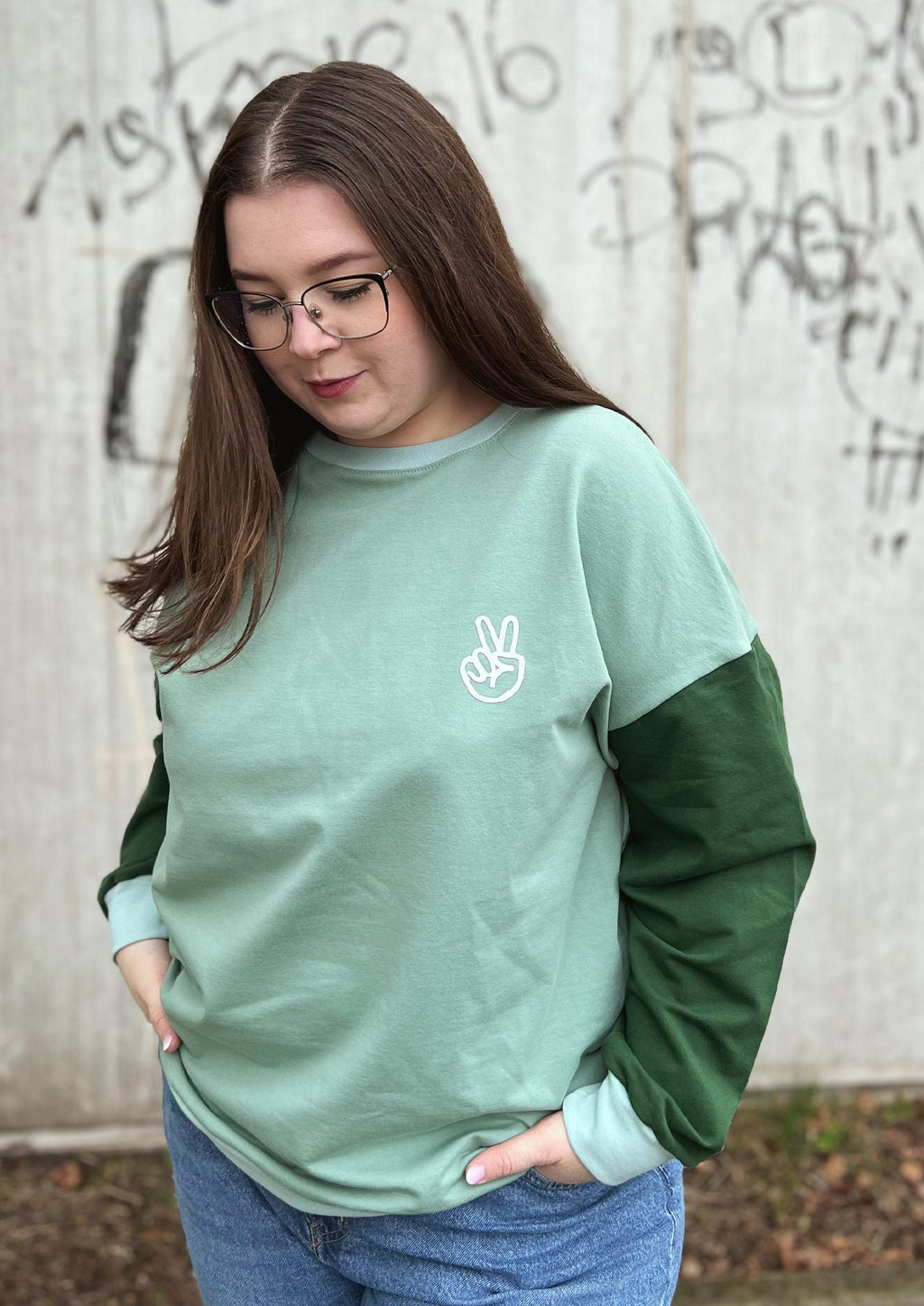 Snyggli-Schnittmuster-Ebook-Oversized-Sweater-Surf-Damen-Gr.-32-50-Musselin-Sweat-grün