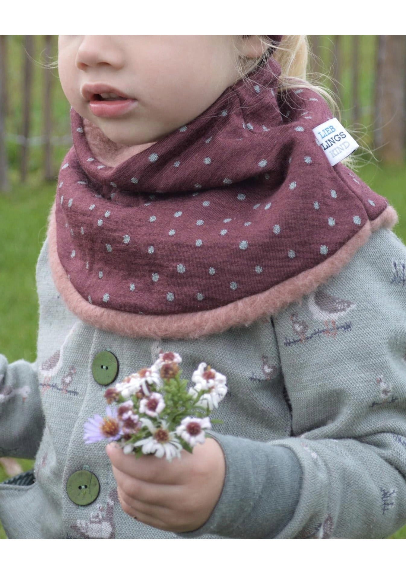 Snyggli-Schnittmuster-Freebook-Nähanleitung-Halssocke-Hygge-Sok-Babys-Kinder-Damen-Herren-Mädchen