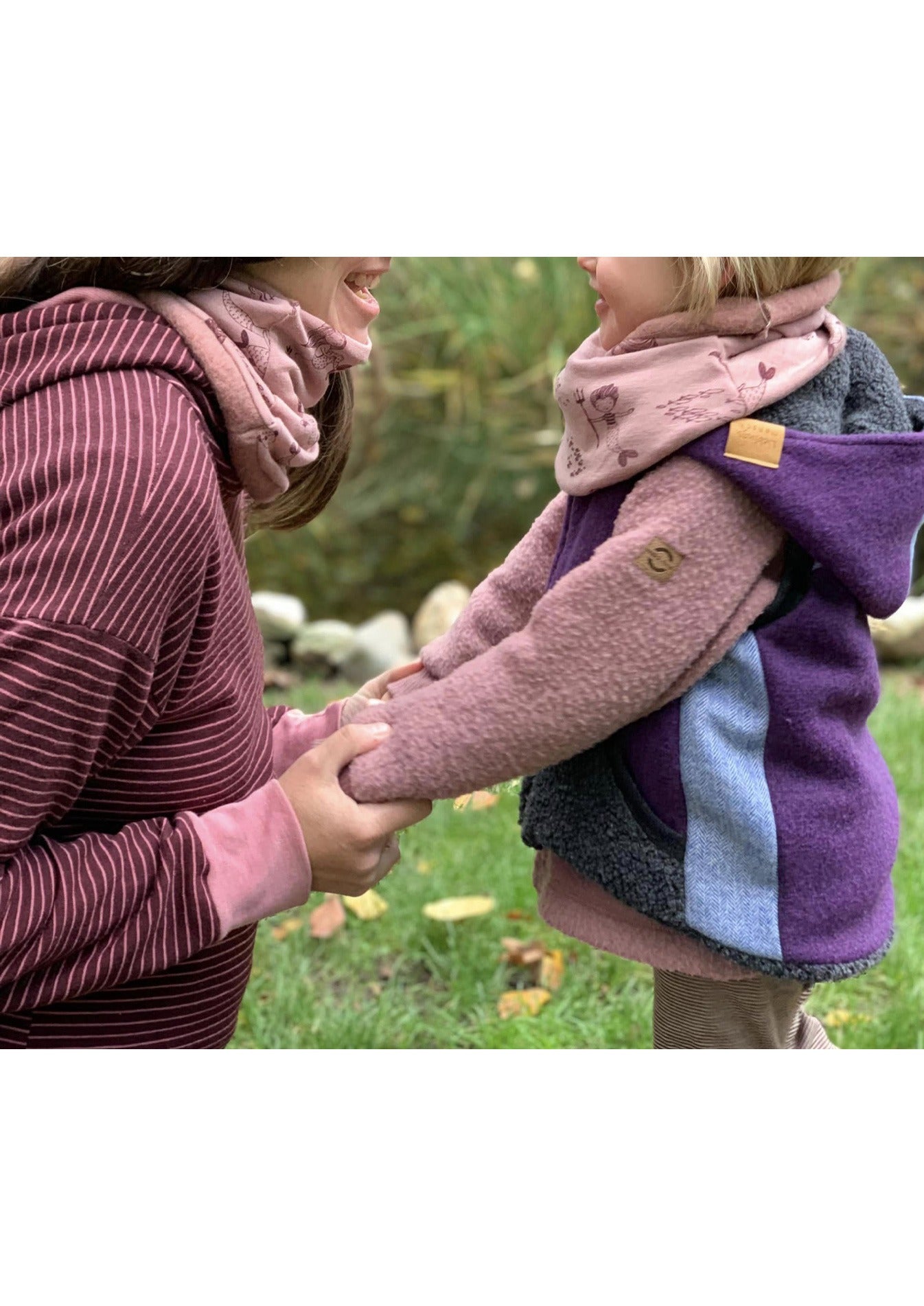 Snyggli-Schnittmuster-Freebook-Nähanleitung-Halssocke-Hygge-Sok-Babys-Kinder-Damen-Herren-Mutter-Tochter