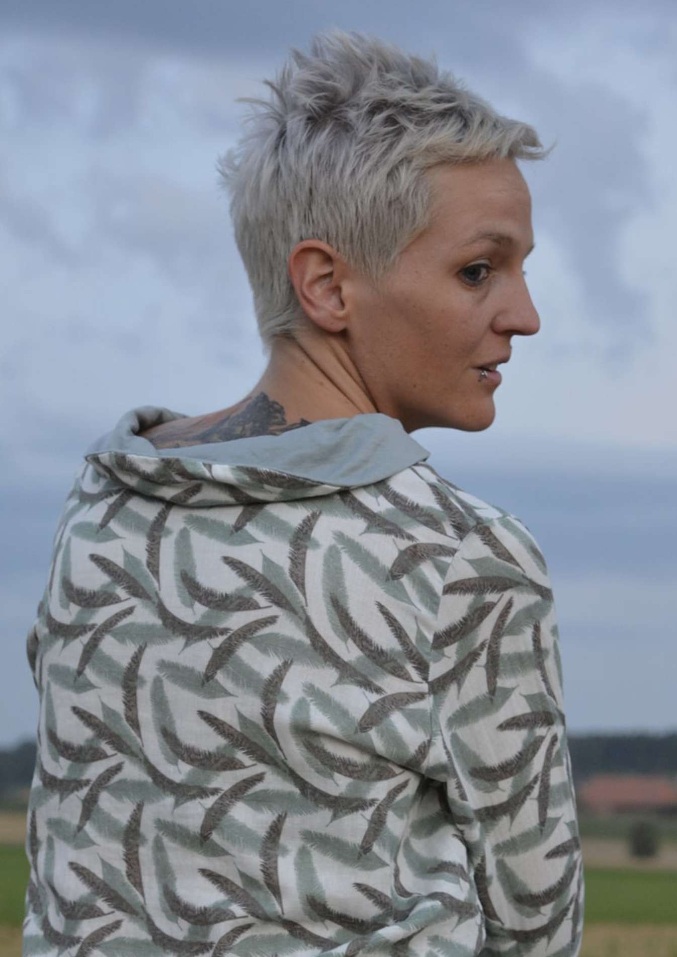 Snyggli-Schnittmuster-Hoodie-Musling-Musselin-Damen-Sweater-wickelkragen