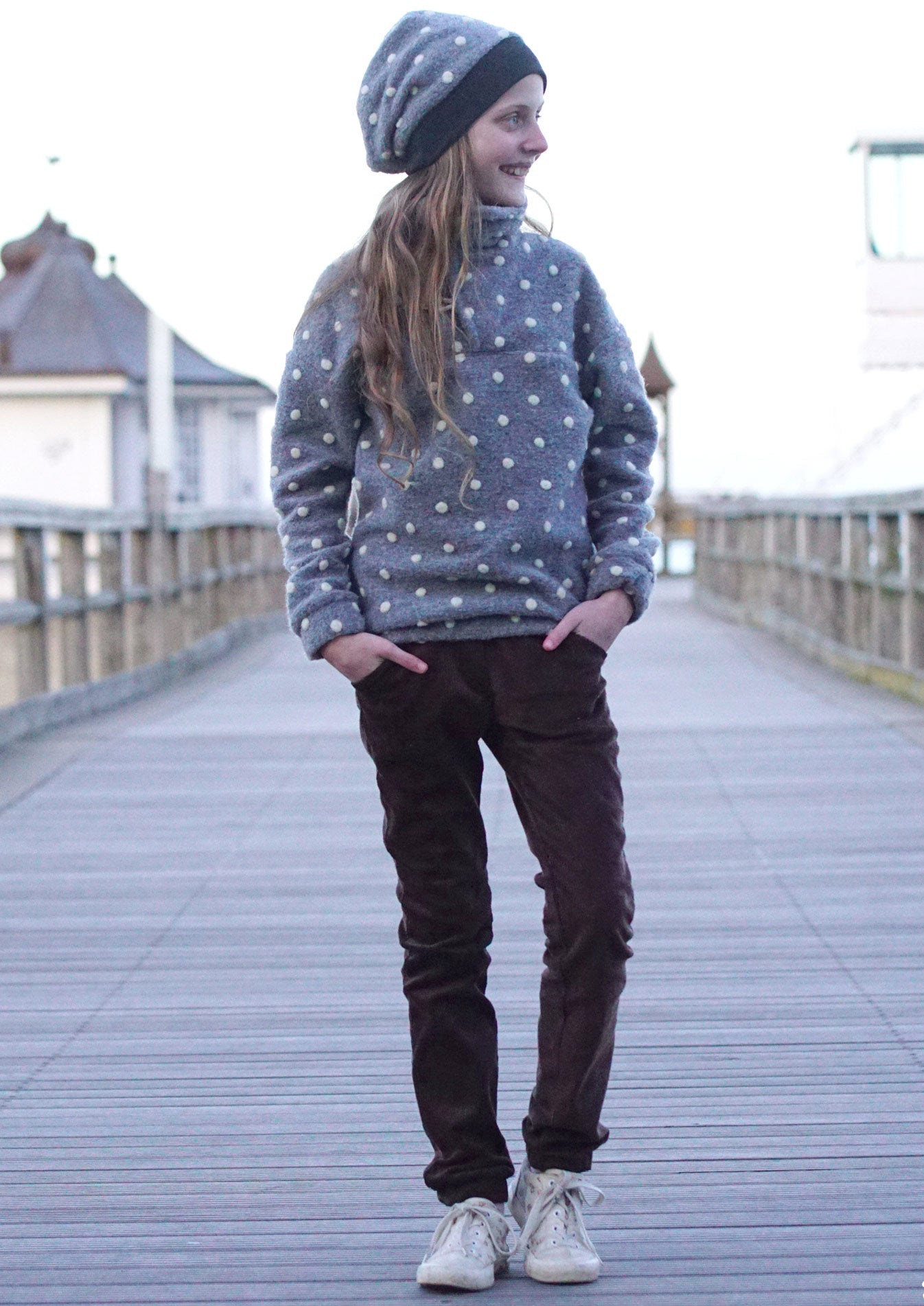 Snyggli-Schnittmuster-Hose-Elsker-Luften-Cord-Stretchcord-Babys-Kinder-Teens-Junge-Mädchen-Gr-128-170-troyer-hej-hjemme-walk-mütze-beanie-hyggebeanie