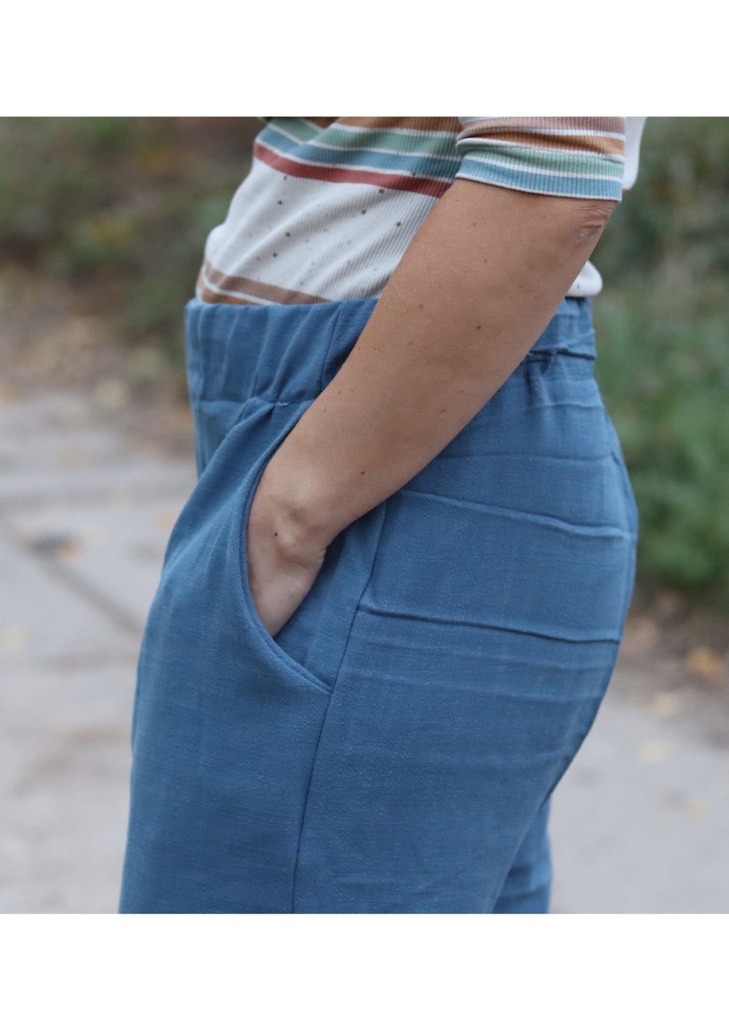 Snyggli-Schnittmuster-Hose-loose-fit-Solskin-Damen-Leinen-Cord-Chambray-nähen-Größe-32-50-high-waist-Tasche-Detail