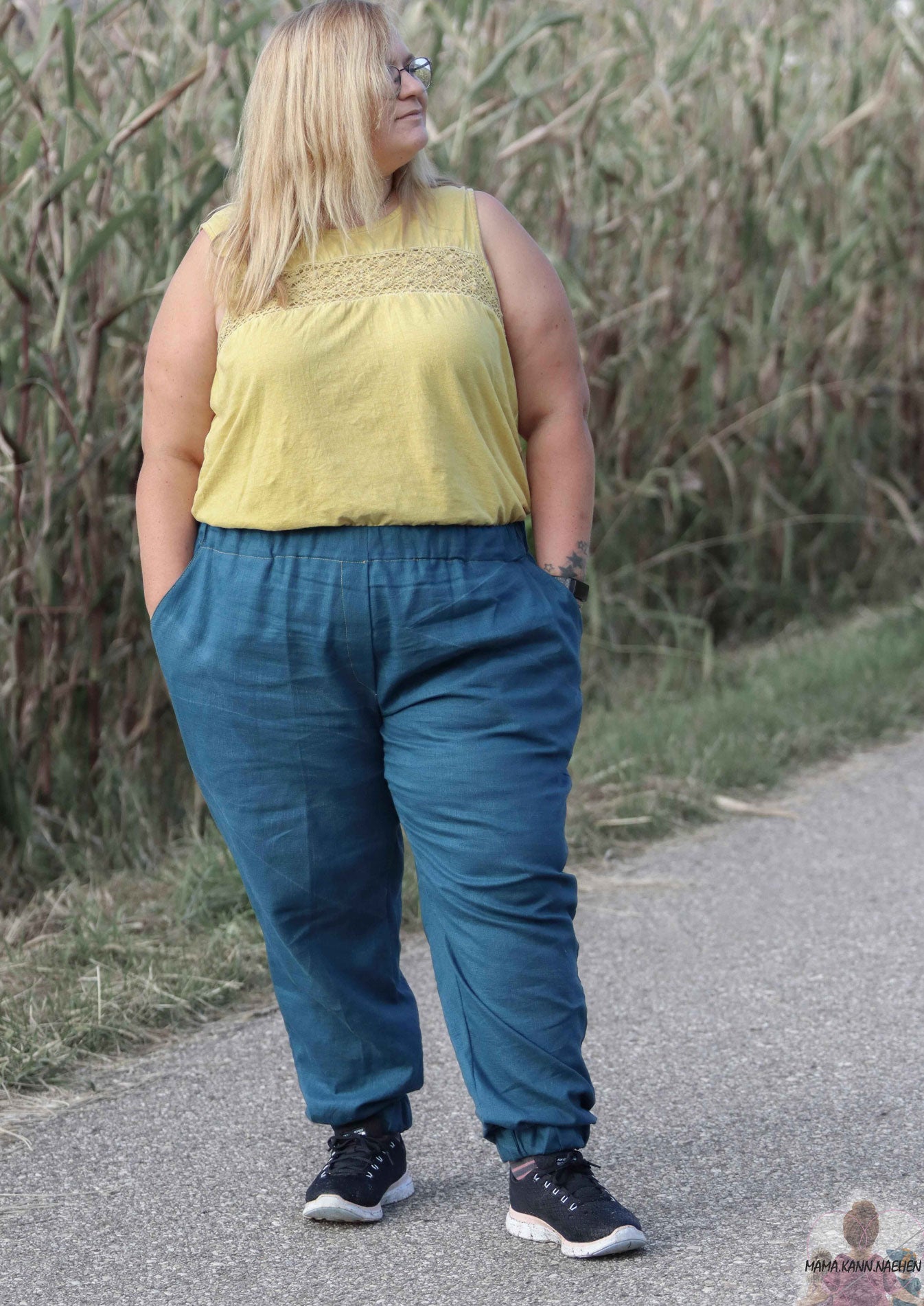 Snyggli-Schnittmuster-Hose-loose-fit-Solskin-Damen-Leinen-Cord-Chambray-nähen-Größe-32-50-high-waist-blau