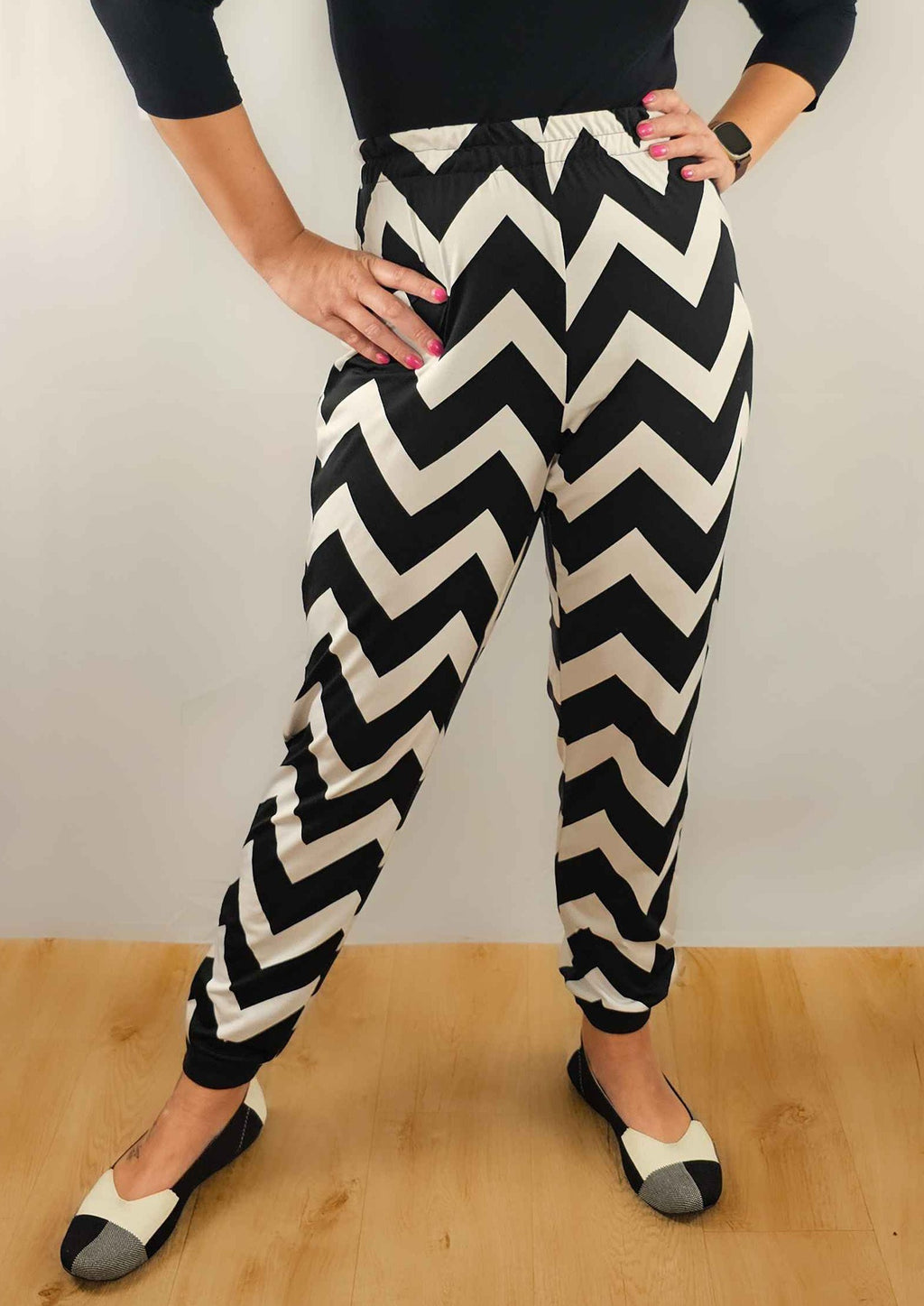 Snyggli-Schnittmuster-Hose-loose-fit-Solskin-Damen-Leinen-Cord-Chambray-nähen-Größe-32-50-high-waist-schwarz-weiß