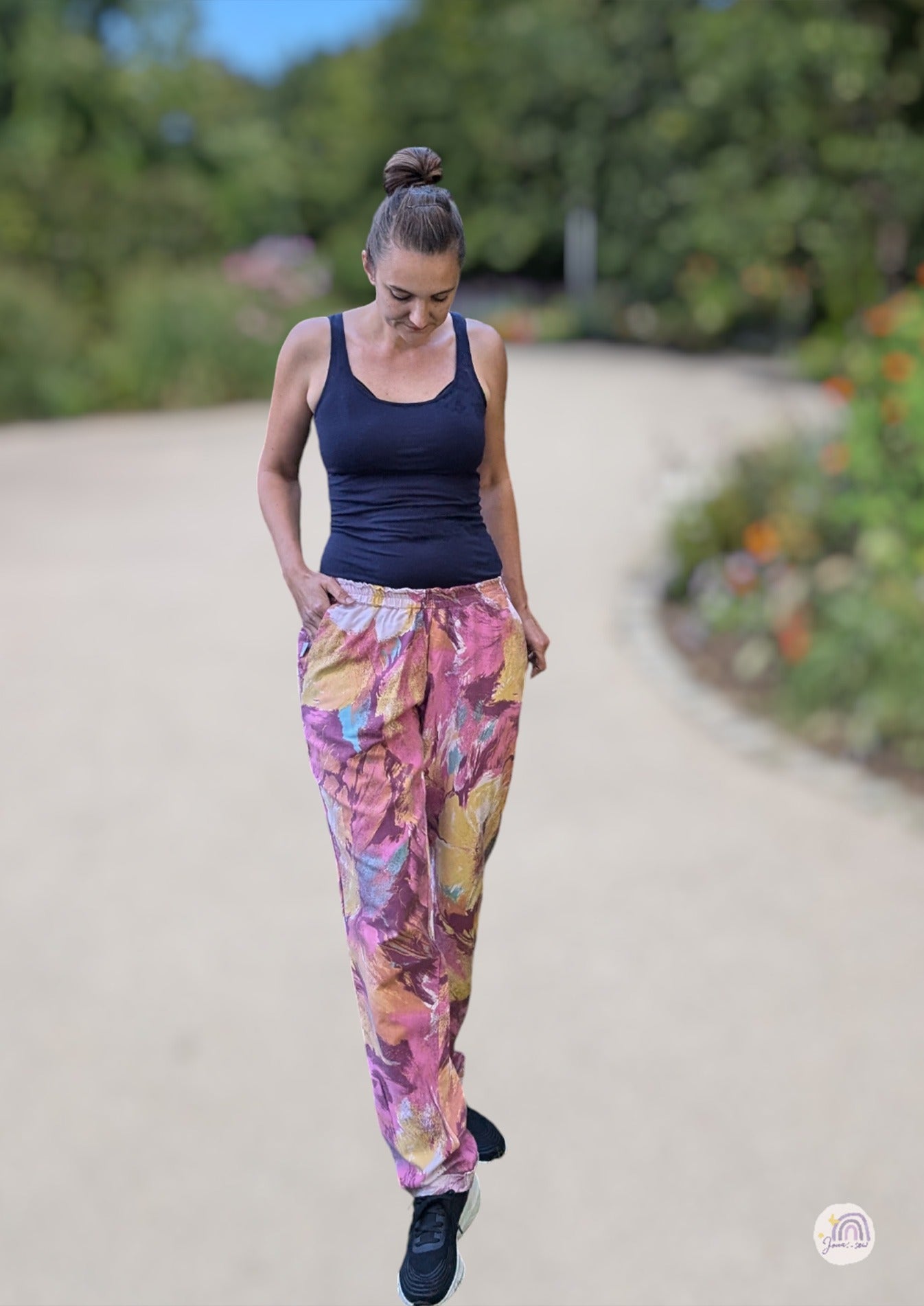 Snyggli-Schnittmuster-Hose-loose-fit-Solskin-Damen-Leinen-Cord-Chambray-nähen-Größe-32-50-low-waist-bunt