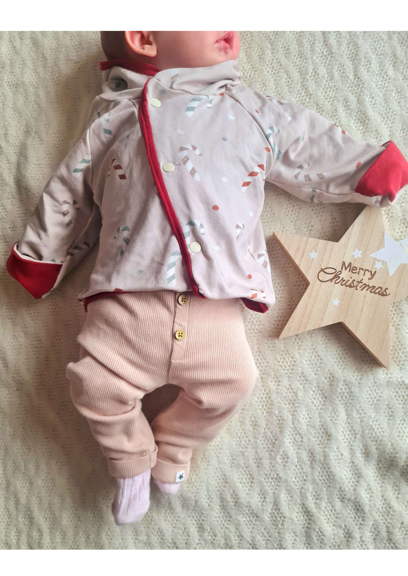 Snyggli-Schnittmuster-Jacke-Baby-Lille-Isbjörn-Walk-Knöpfe-Reißverschluss-Wickeljacke-Junge-Mädchen-Druckknöpfe