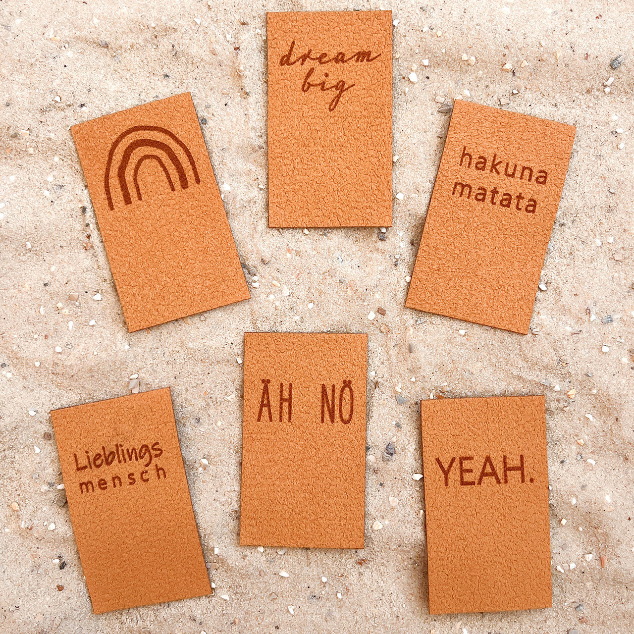 Snyggli-Schnittmuster-Kinder-Babys-Nähen-Nähanleitung-label-labelfaible-edition-hakuna-matata-sand Hauptbild