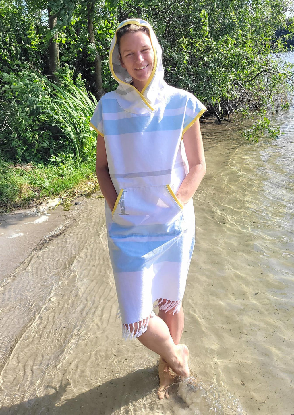 Snyggli-Schnittmuster-Long-Beachhoodie-Damen-Herren-unisex-Kitesurfen-Surfen-Musselin-Frottee-Poncho-Strand-Frauen-Decke