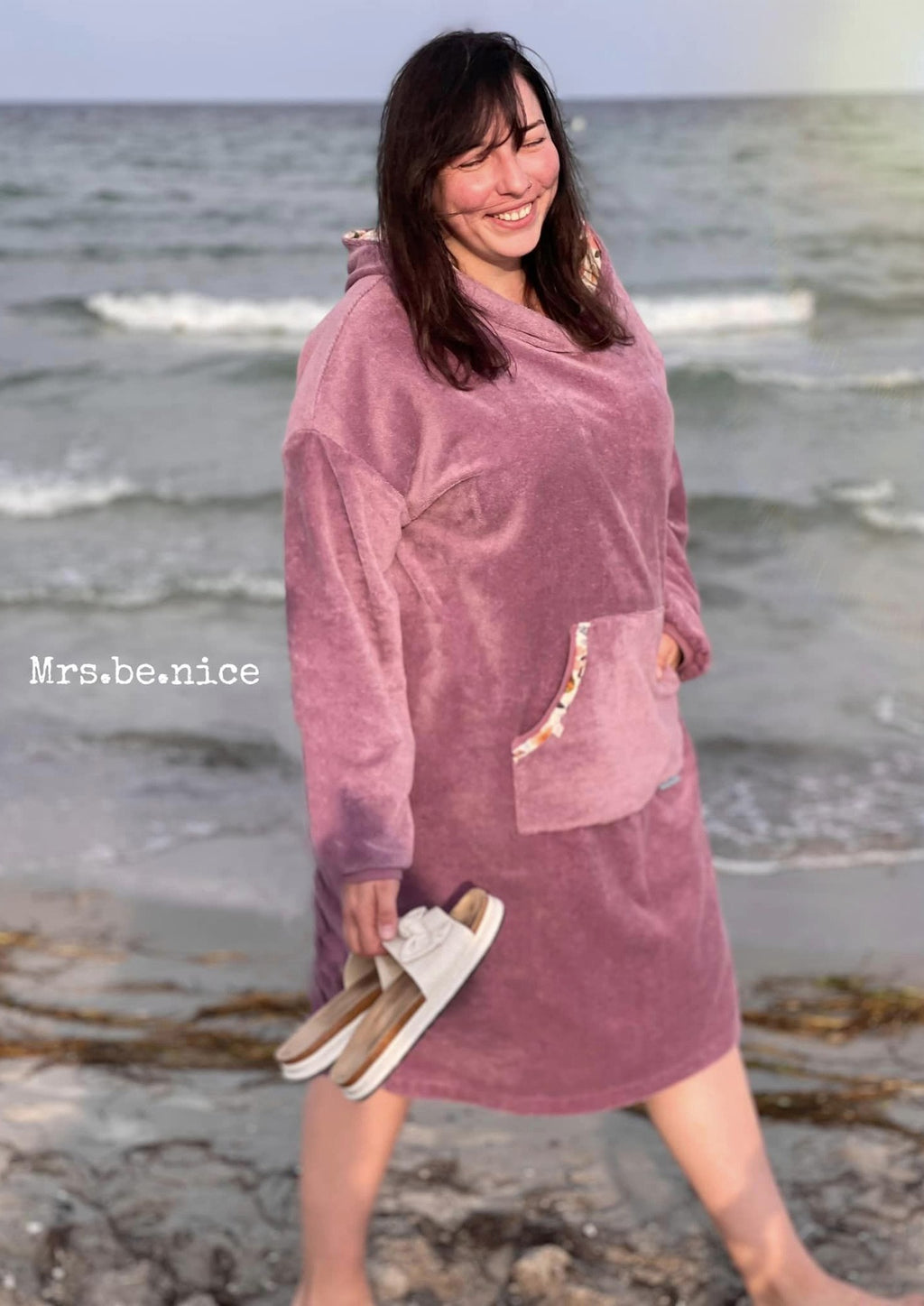 Snyggli-Schnittmuster-Long-Beachhoodie-Damen-Herren-unisex-Kitesurfen-Surfen-Musselin-Frottee-Poncho-Strand-Frauen