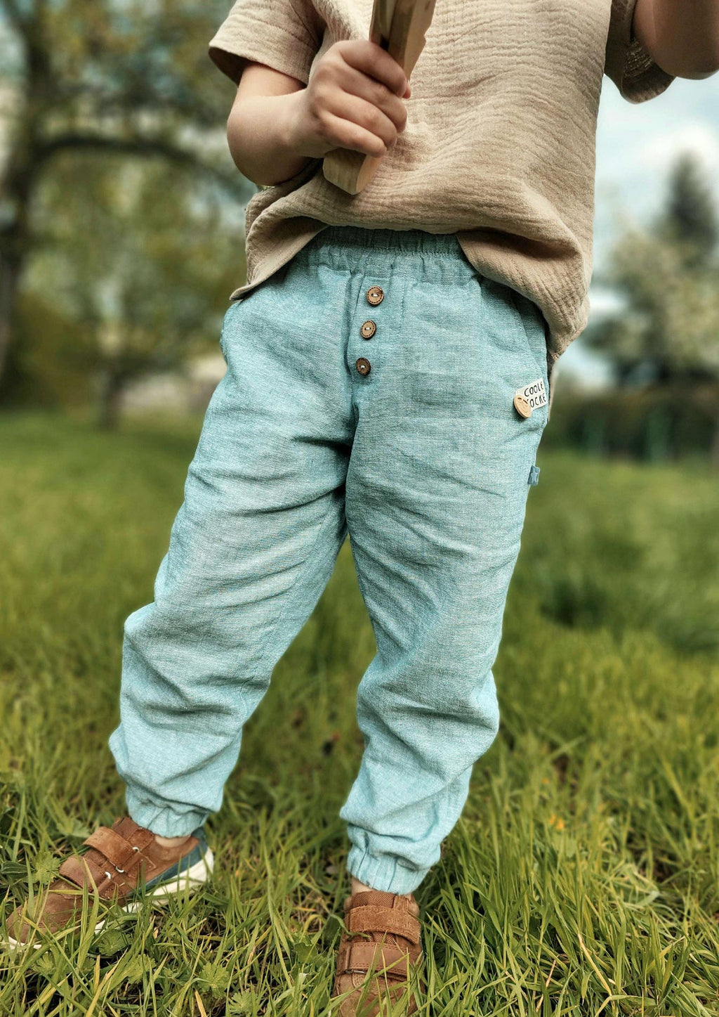 Snyggli-Schnittmuster-Loose-fit-Hose-Solskin-Cord-Canvas-Chino-Leinen-Babys-Kinder-Teens-Junge-Mädchen-Gr-56-122-Cord-Canvas-Leinen-Chino-petrol