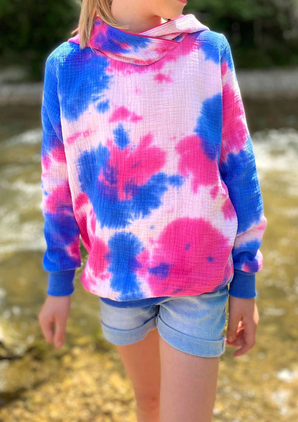 Snyggli-Schnittmuster-Musselin-Hoodie-Musling-batik