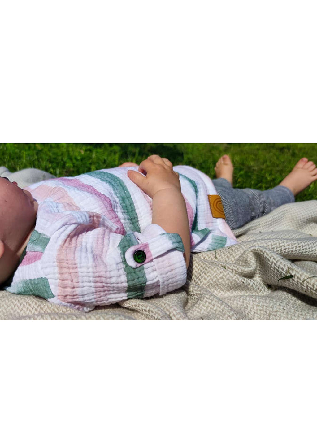 Snyggli-Schnittmuster-Musselin-Naehanleitung-Babysweater-Musling-shirt