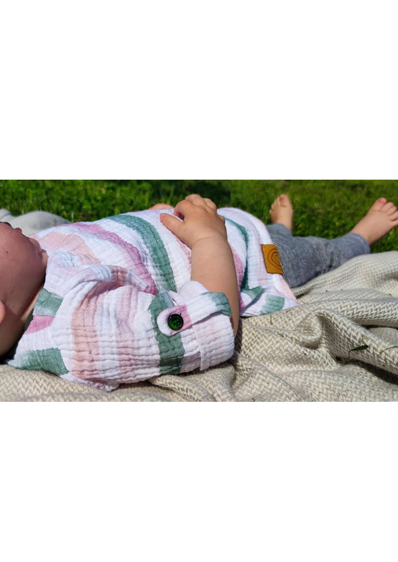 Snyggli-Schnittmuster-Musselin-Naehanleitung-Babysweater-Musling-shirt