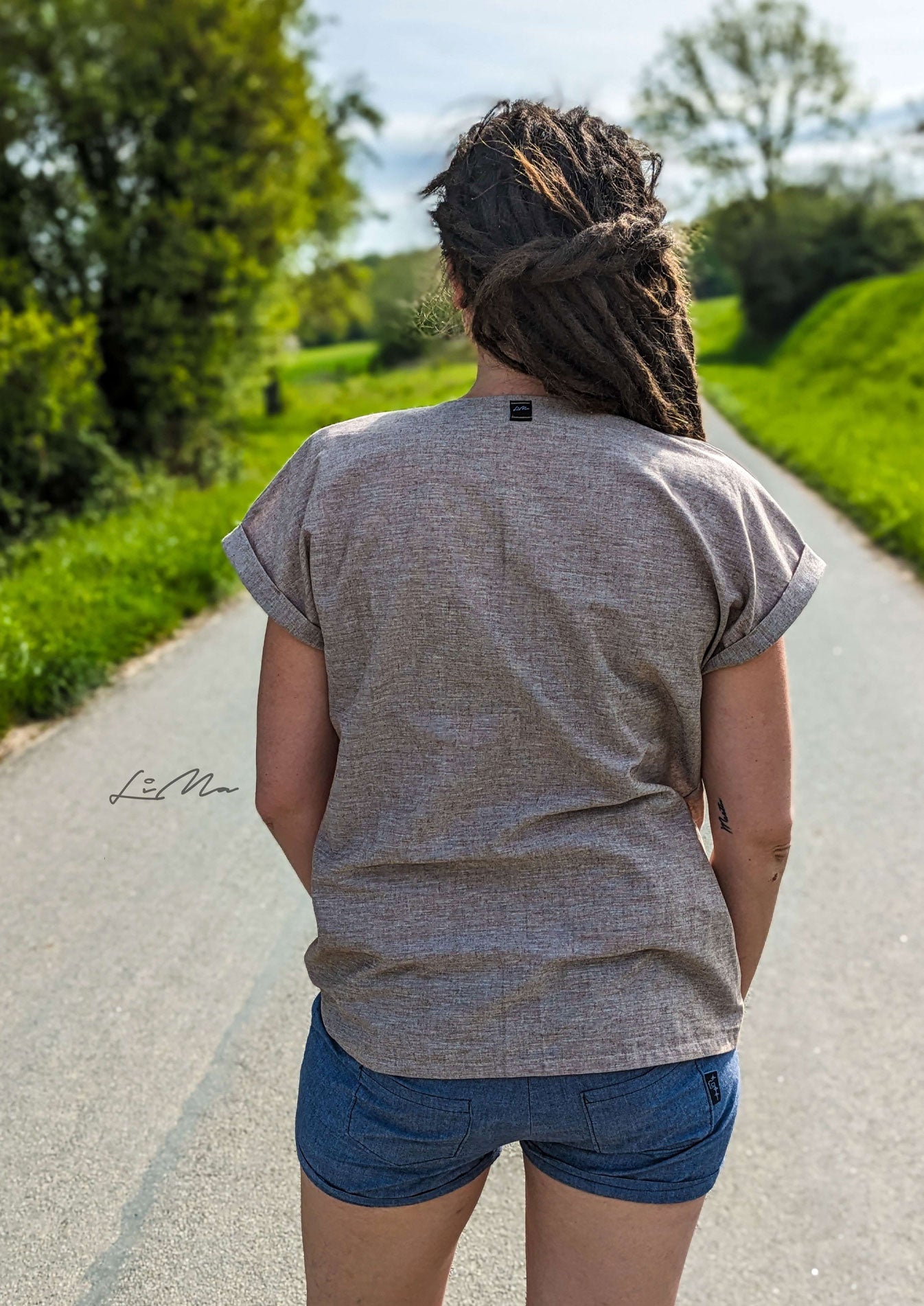 Snyggli-Schnittmuster-Musselin-Shirt-Solmusling-Damen-Leinen-Gr-32-50-Nähanleitung-Ebook-Sommer-Shorts-Solbad-hinten