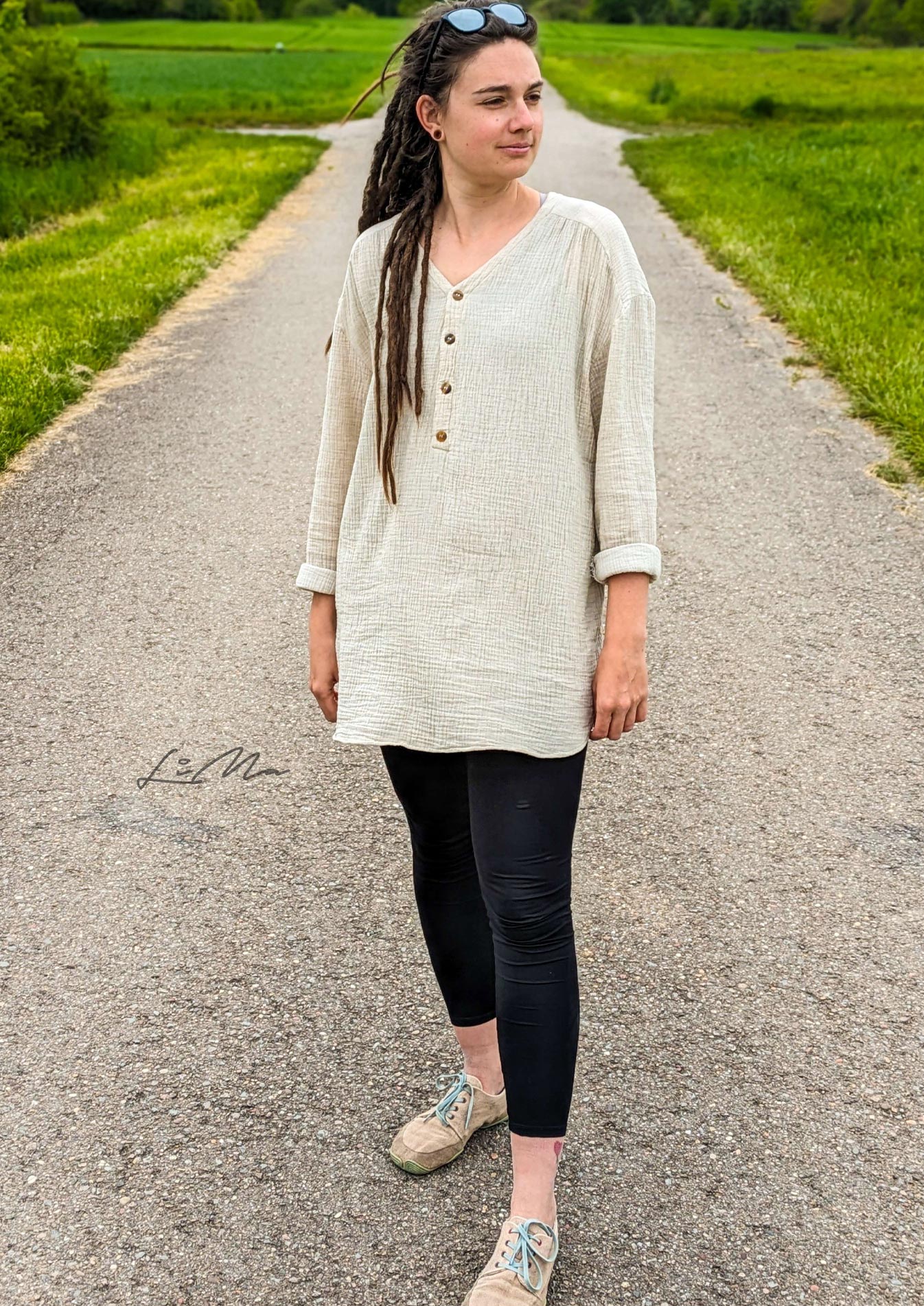 Snyggli-Schnittmuster-Musselin-tunika-Lykkemusling-Leinen-Nähen-Ebook-Nähanleitung-Damen-Grösse-32-50-hochkrempel-ärmel