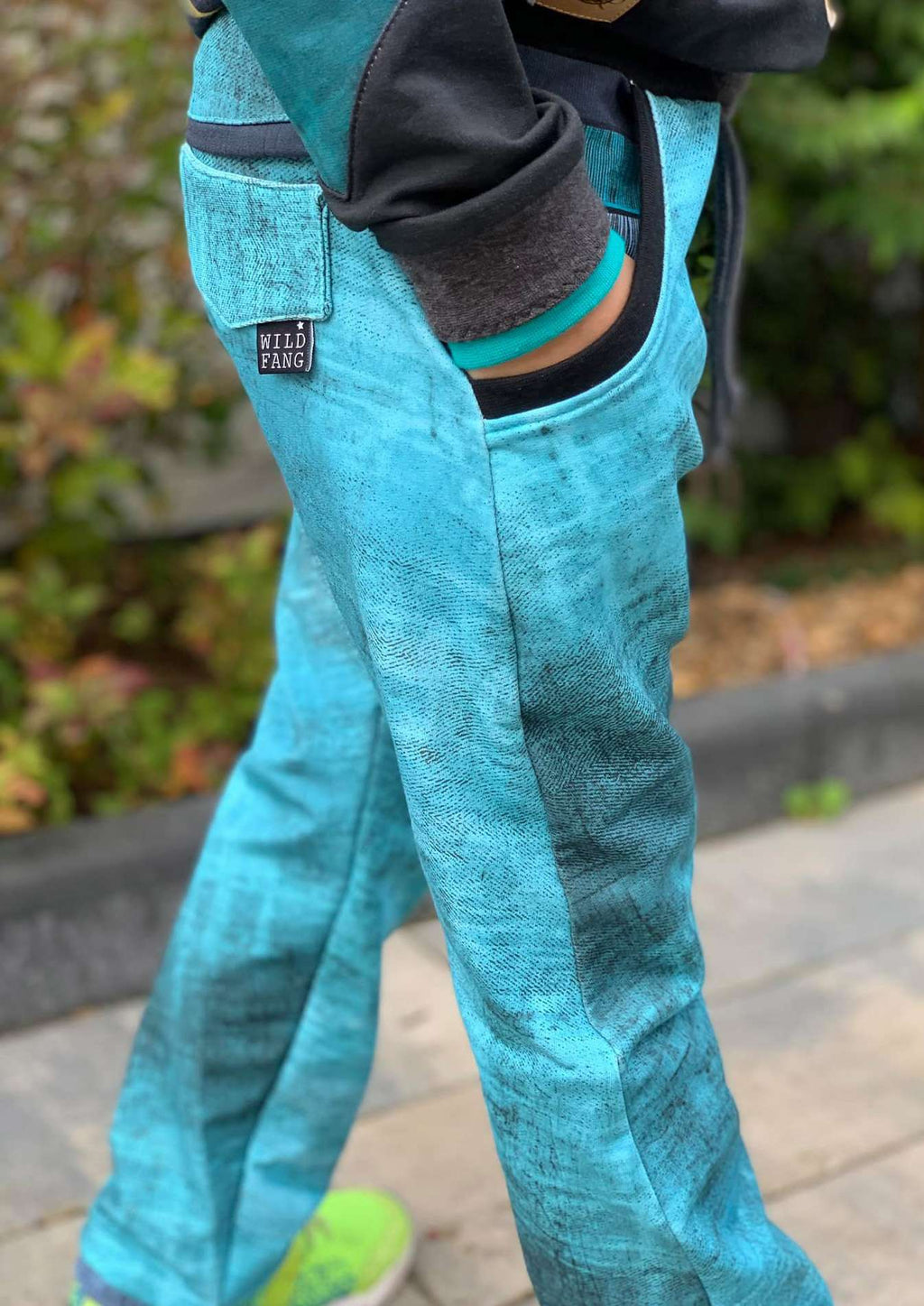 Snyggli-Schnittmuster-Naehanleitung-Pumphose-Luften_Groesse-122-170_Paspel