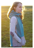 Snyggli-Schnittmuster-Nähanleitung-Weste-Livsglad-Kinder-Teens-Walk-Mädchen