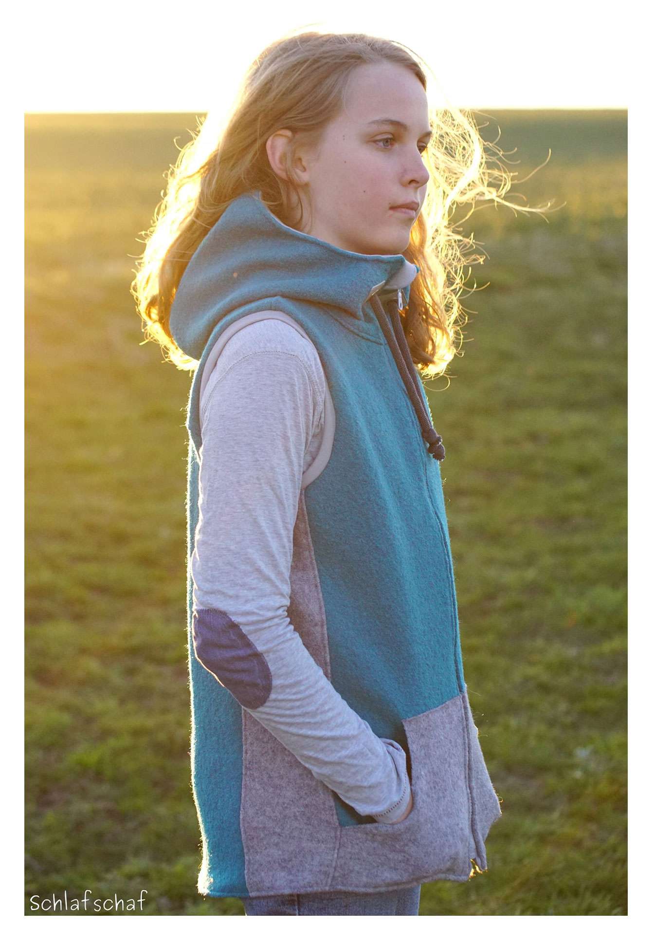 Snyggli-Schnittmuster-Nähanleitung-Weste-Livsglad-Kinder-Teens-Walk-Mädchen