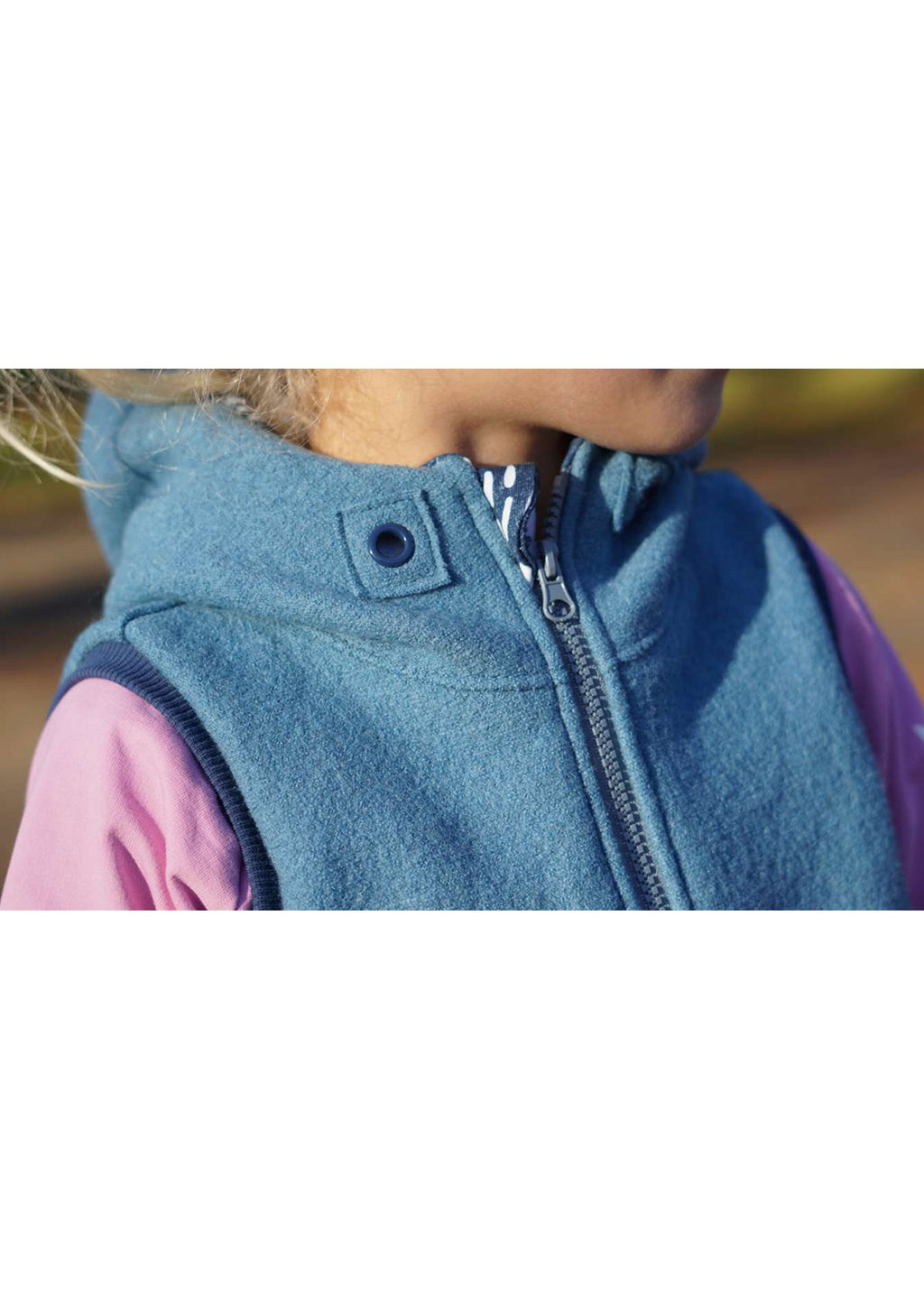 Snyggli-Schnittmuster-Nähanleitung-Weste-Livsglad-Kinder-Teens-Walk