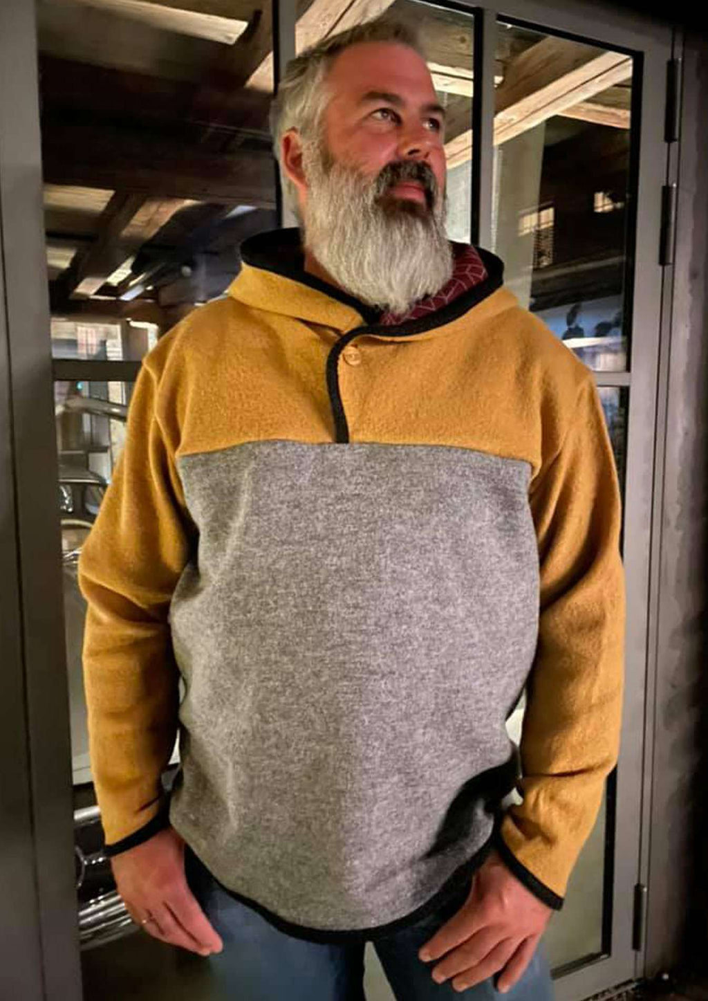 Snyggli-Schnittmuster-Outdoorhoodie-Hej-Varmen-Maenner-Herren-Walk-gelb