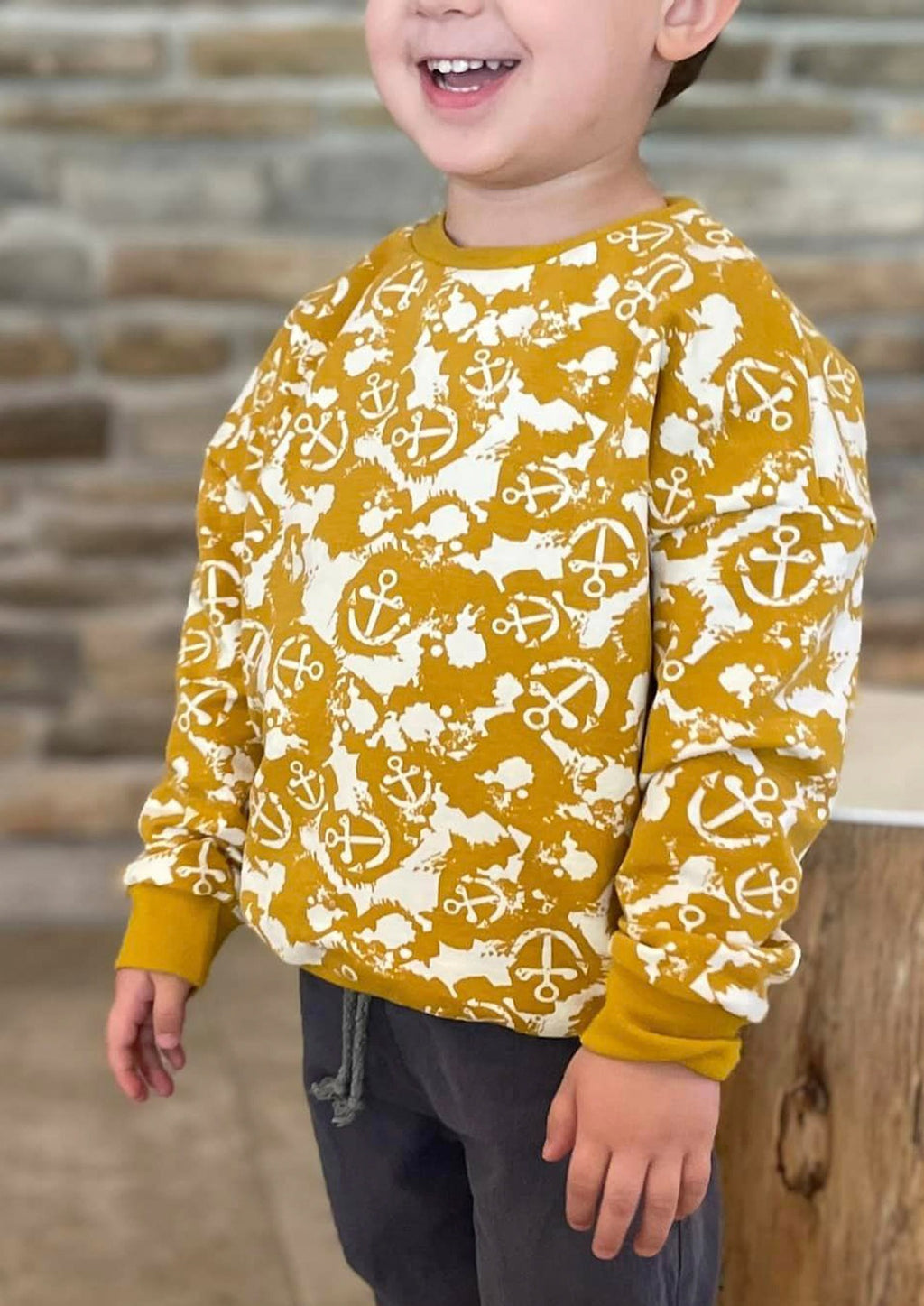 Snyggli-Schnittmuster-Oversized-Sweater-Surf-Gr-56-122-Nähanleitung-Musselin-Sweat-gelb