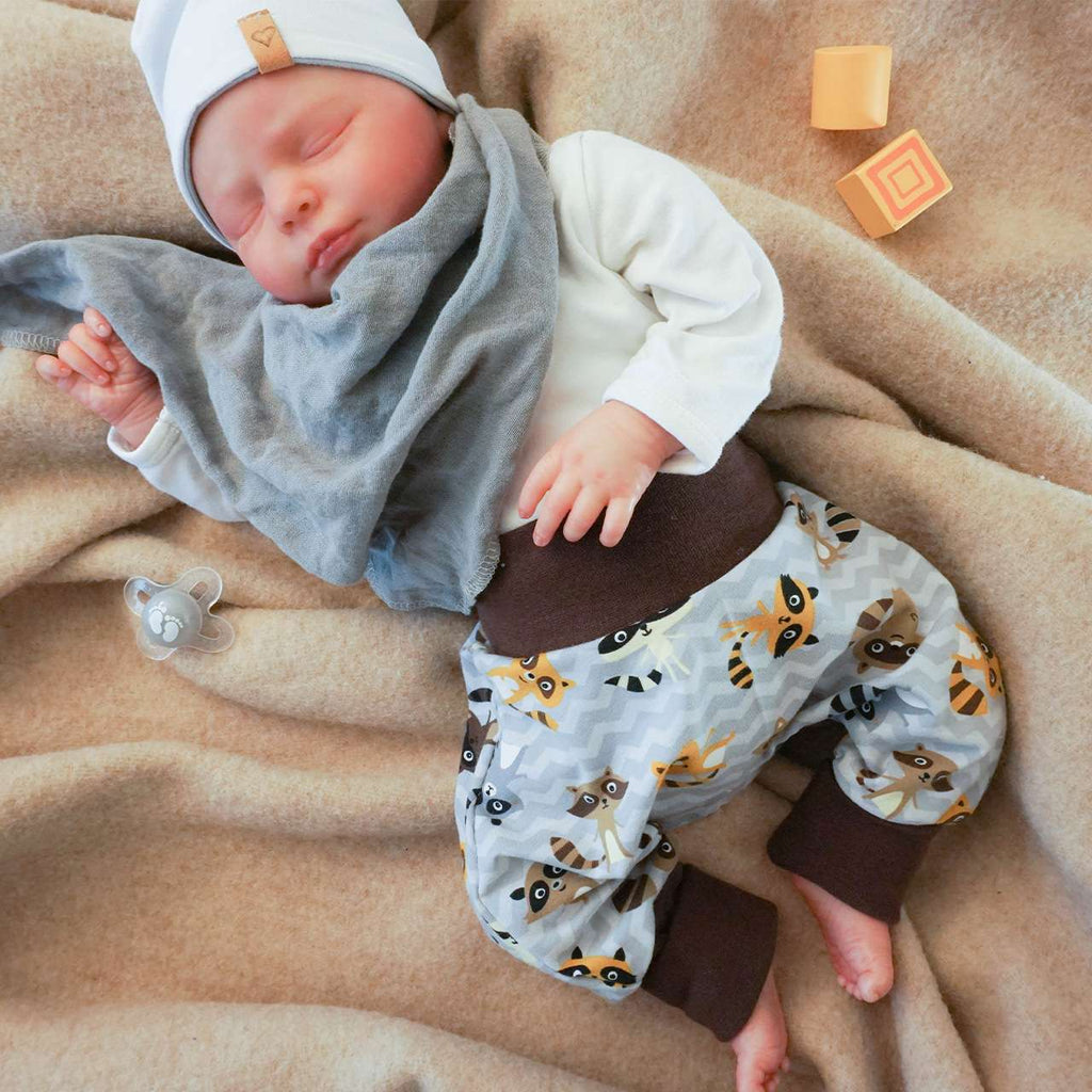 Snyggli-Schnittmuster-Pumphose-Luften-Freebook-Kinder-Babys-Nähen-Nähanleitung