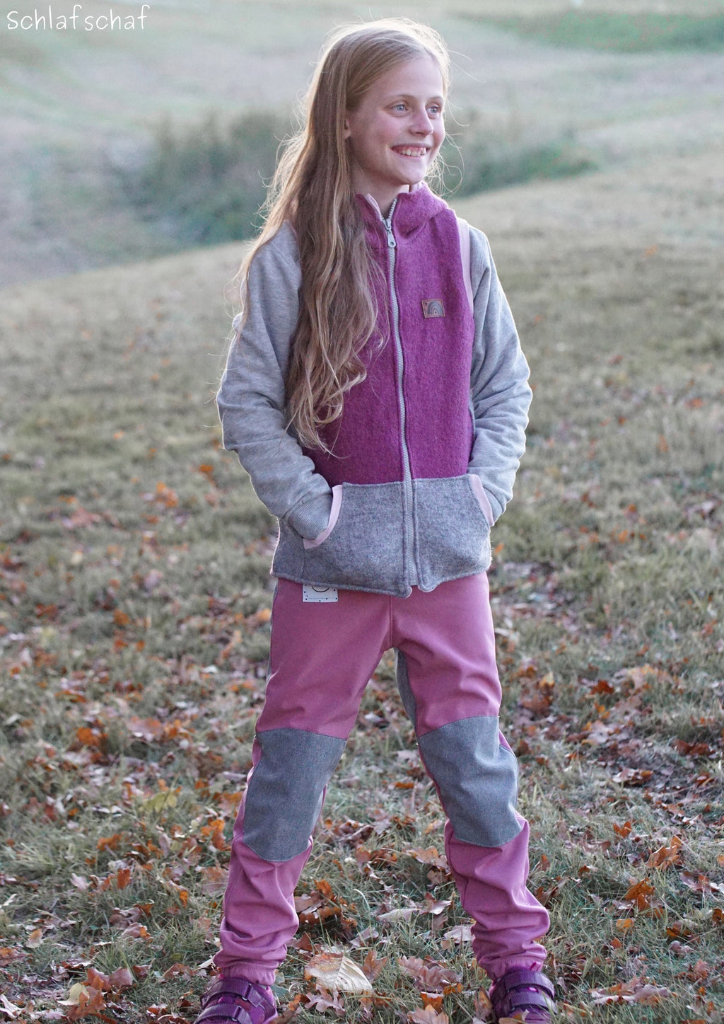 Snyggli-Schnittmuster-Walkhose-Outdoorhose-Hej-Vinter-Kinder-Teens-Nähanleitung-Gr.-128-170-Mädchen-Walk-Weste-Livsglad