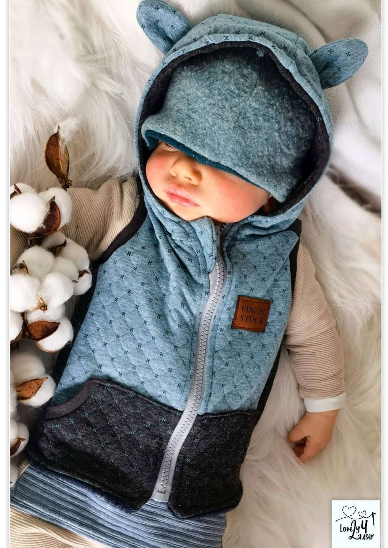 Snyggli-Schnittmuster-Weste-Livsglad-Baby-Kinder-Nähanleitung-Baby-Öhrchen