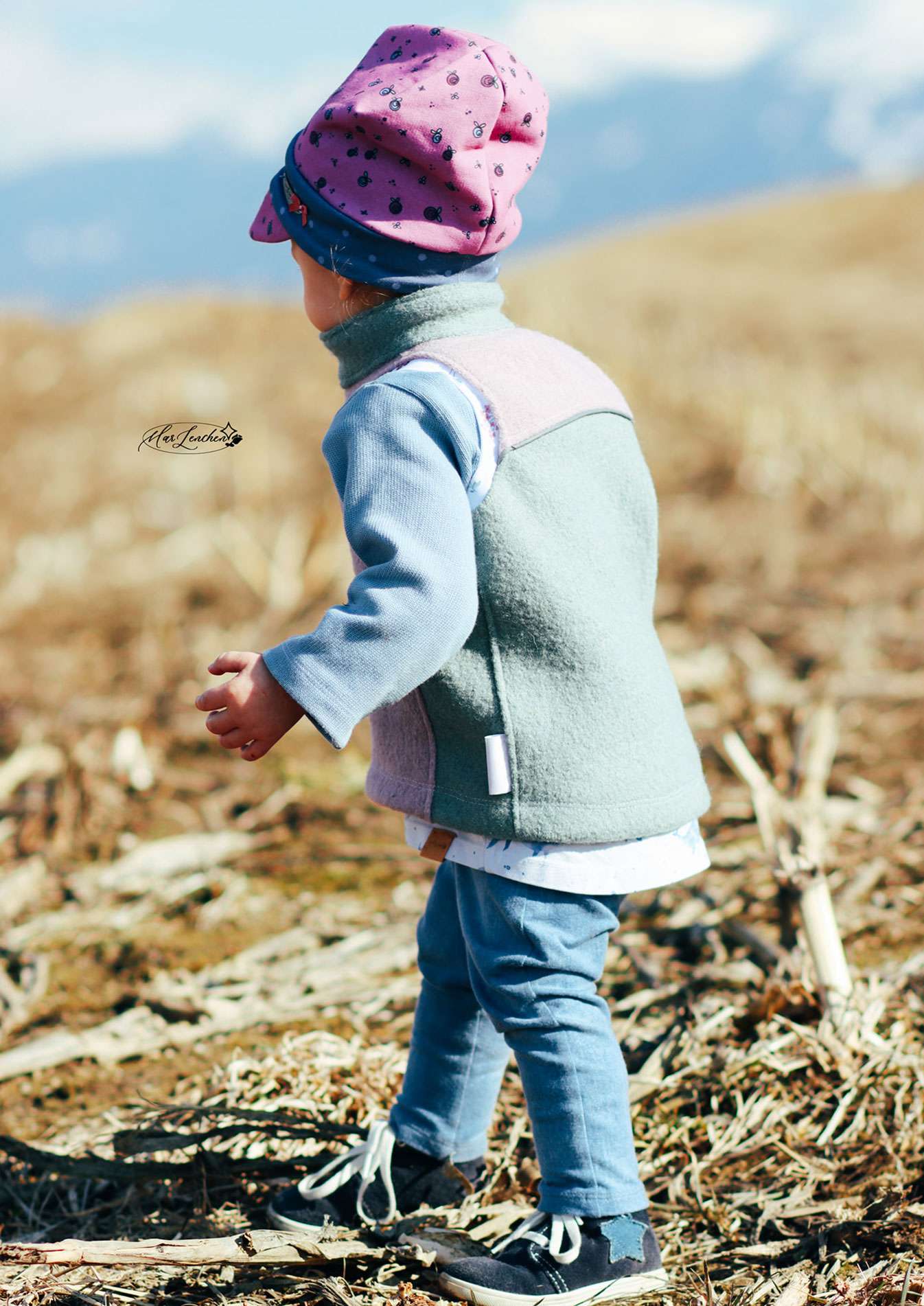 Snyggli-Schnittmuster-Weste-Livsglad-Baby-Kinder-Nähanleitung-Mädchen