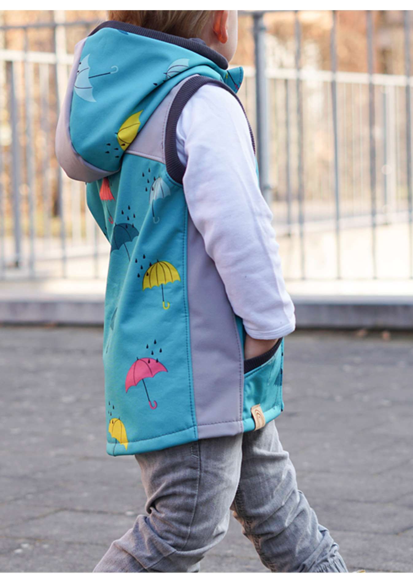 Snyggli-Schnittmuster-Weste-Livsglad-Baby-Kinder-Nähanleitung-Softshell-Jungs