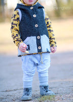 Snyggli-Schnittmuster-Weste-Livsglad-Baby-Kinder-Nähanleitung-Walk-Kleinkind