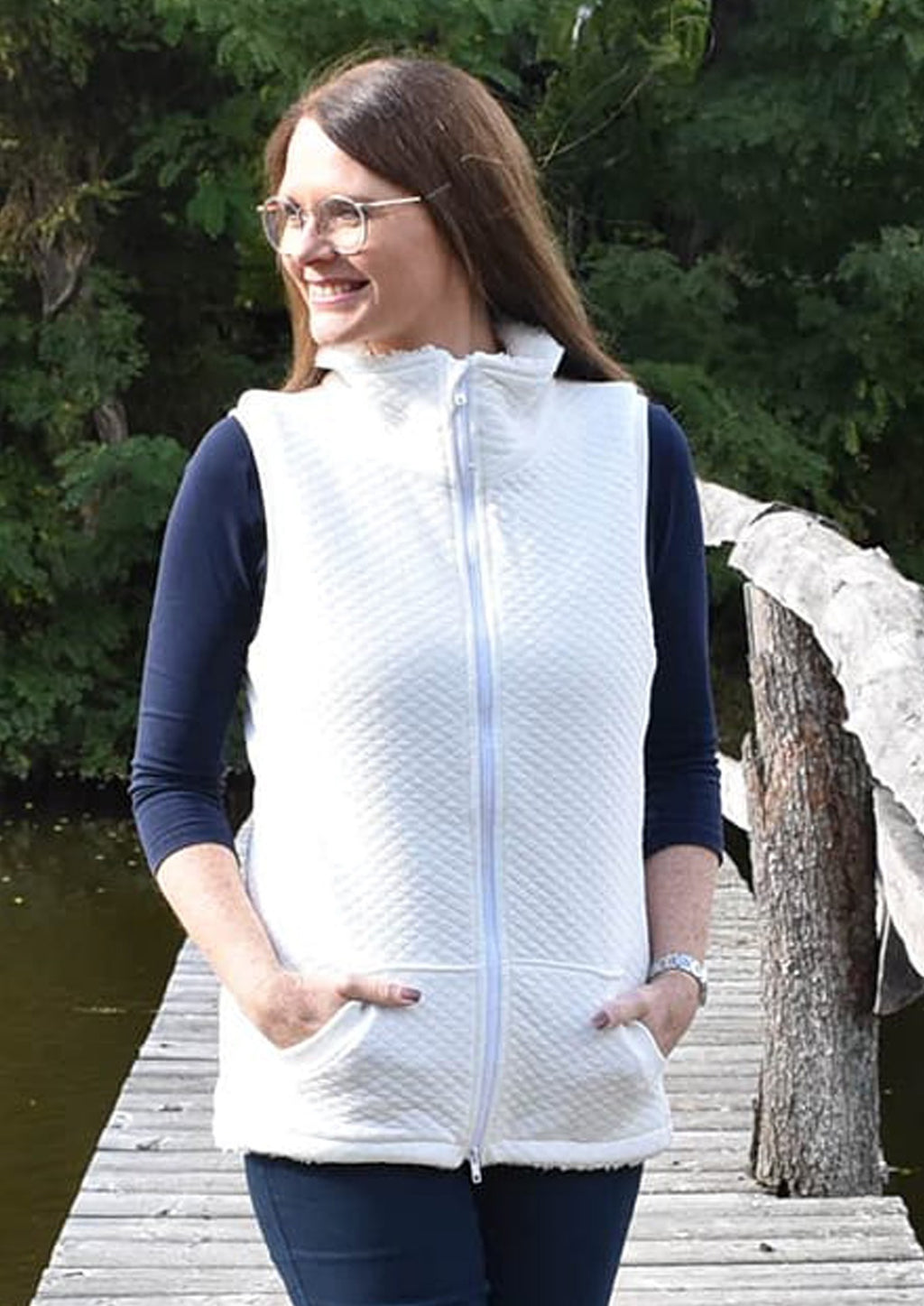 Snyggli-Schnittmuster-Weste-Livsglad-Damen-Gr-32-50-ebook-Naehanleitung-Stepp-weiss