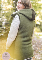 Snyggli-Schnittmuster-Weste-Livsglad-Damen-Gr-32-50-ebook-Naehanleitung-Walk-gruen