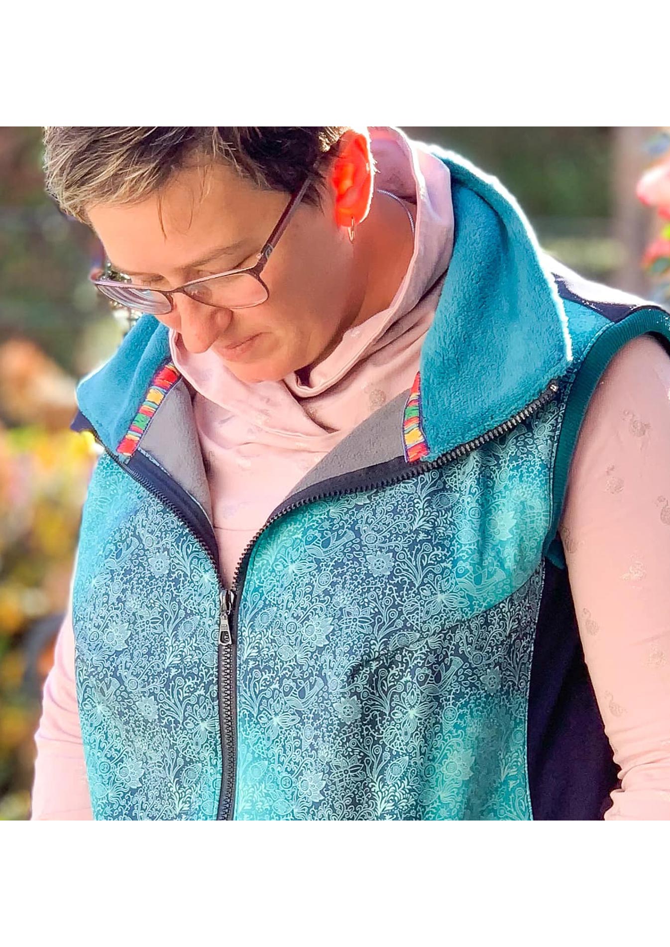 Snyggli-Schnittmuster-Weste-Livsglad-Damen-Gr-32-50-ebook-Naehanleitung-Webband